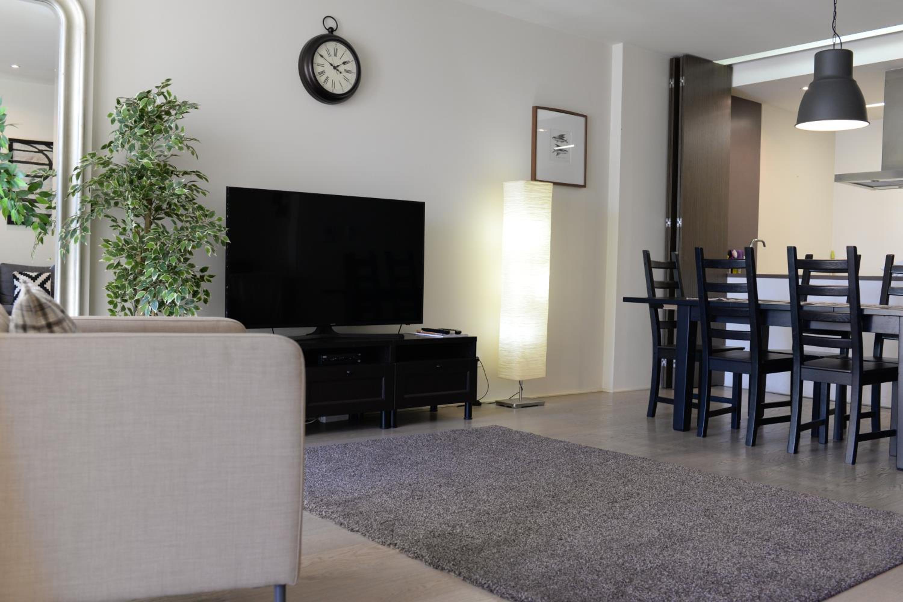 Lux Apartment with Pool and Garage view 3