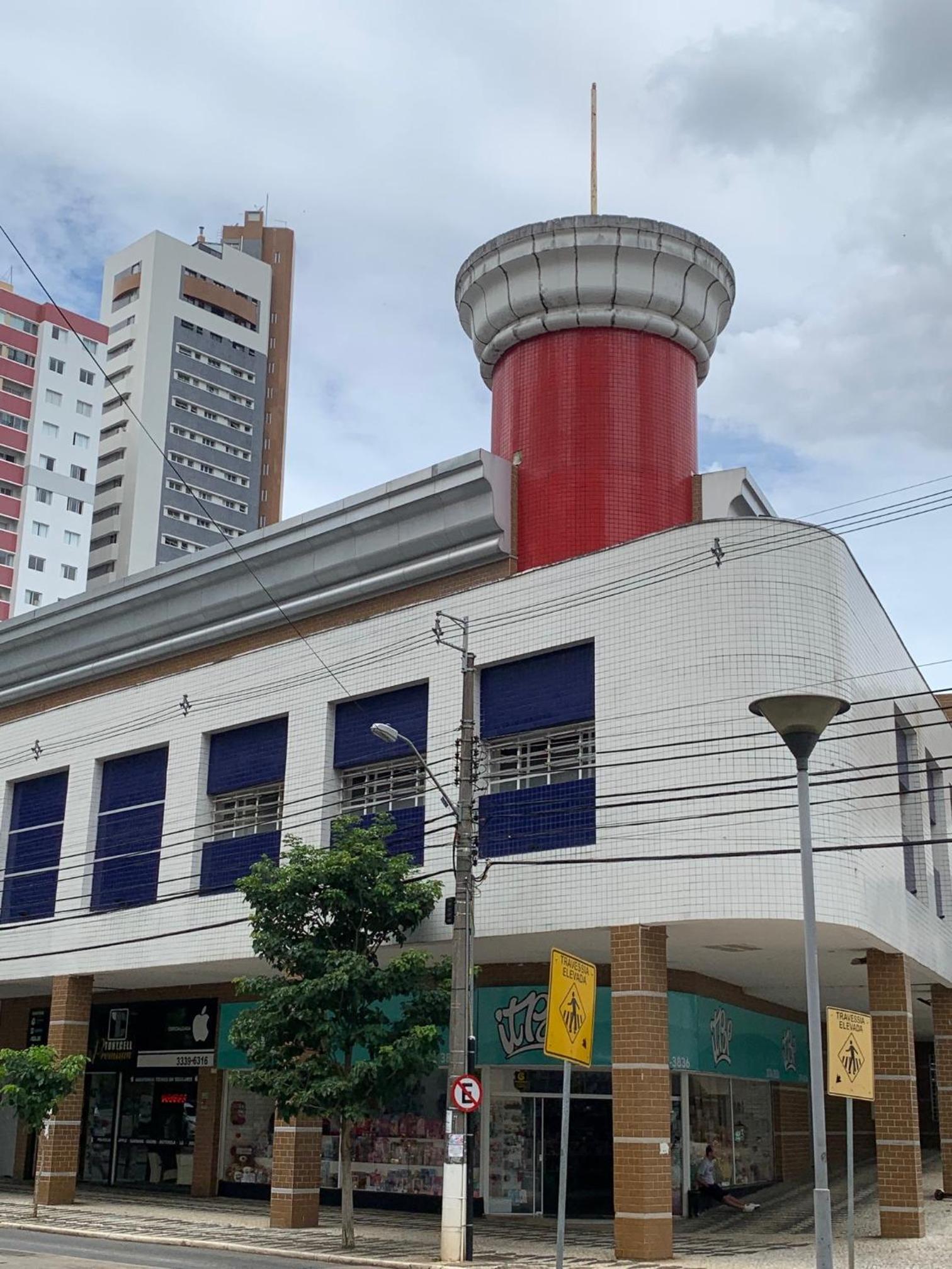 205- Apartamento 1 quarto suite, Encantador, amplo e decorado, mobiliario moderno, cozinha completa com utensílios , Excelente vista da cidade e localizaçã view 2