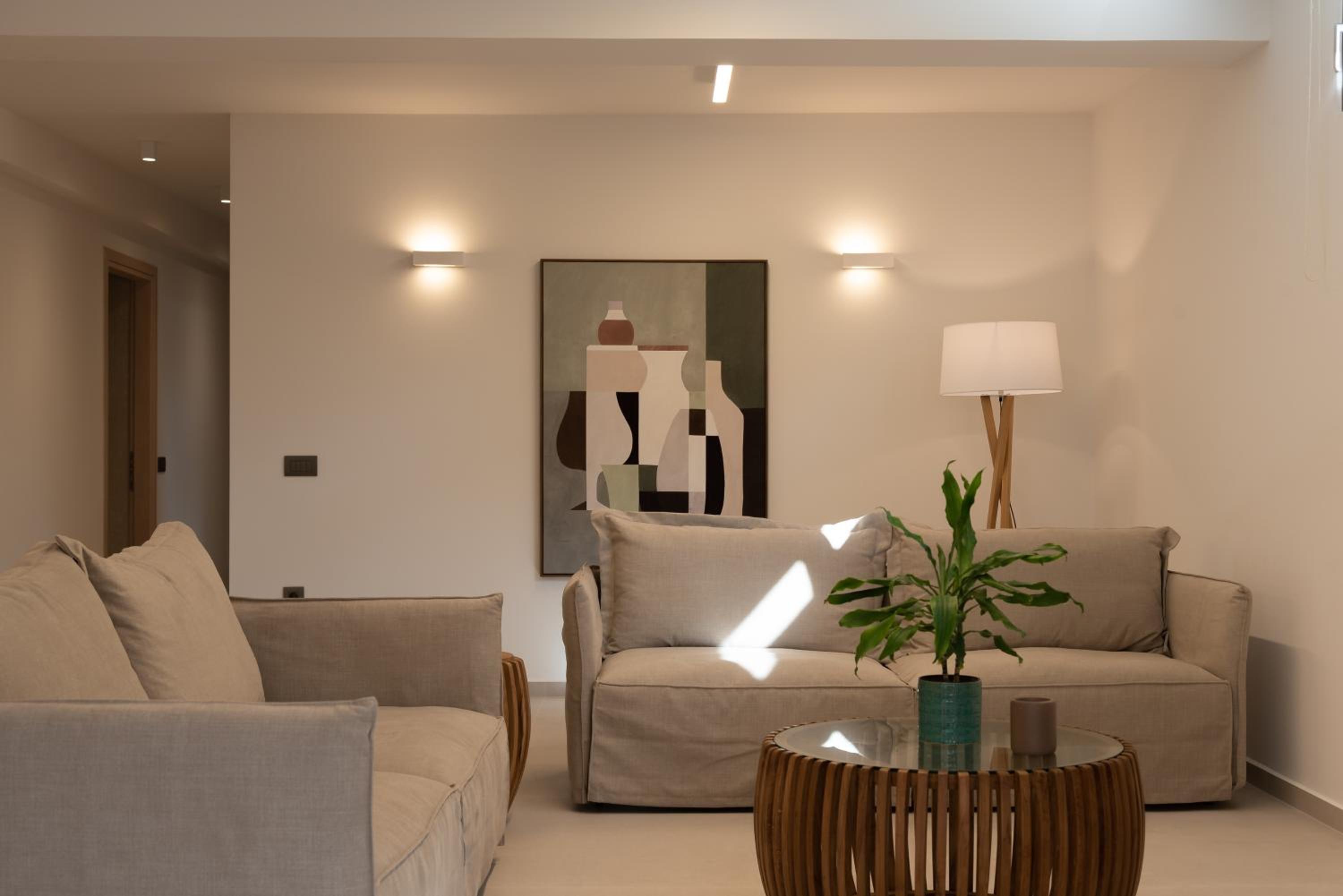 Amalthia Villa, Heated Pool & Walk to the Beach, By ThinkVilla view 5