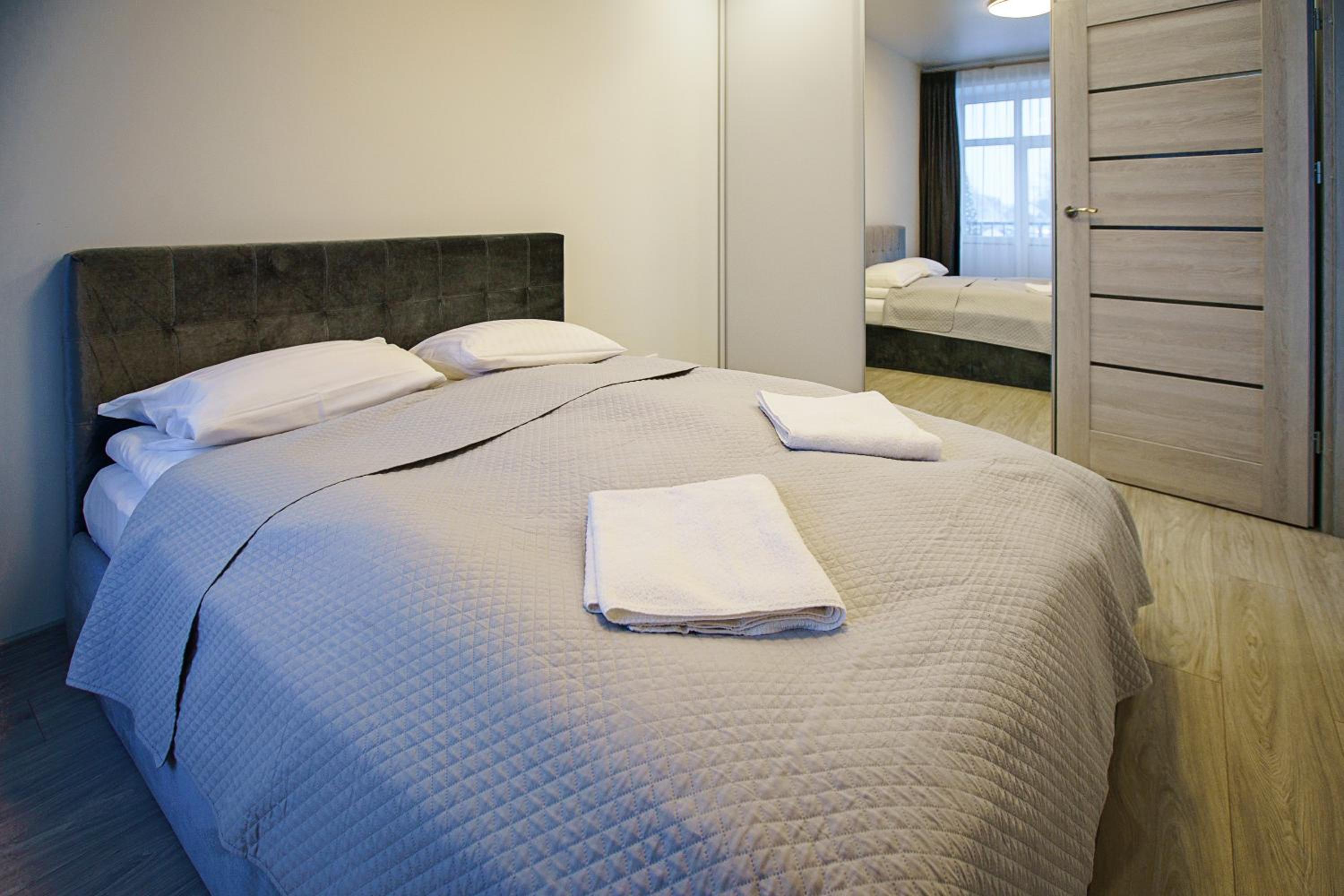 Center apartment view 4