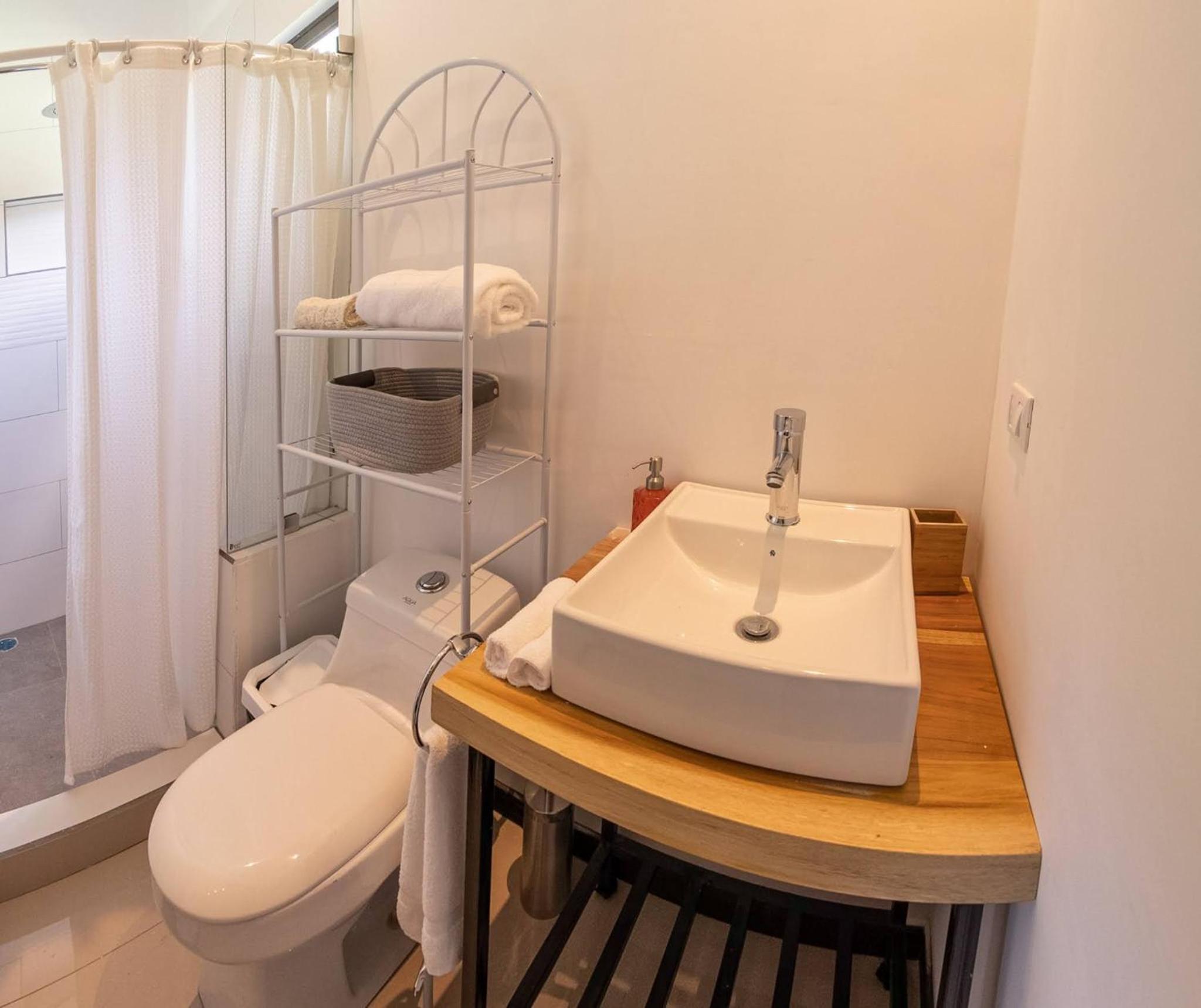 Brand New 2-bedroom Apartment Africa view 3