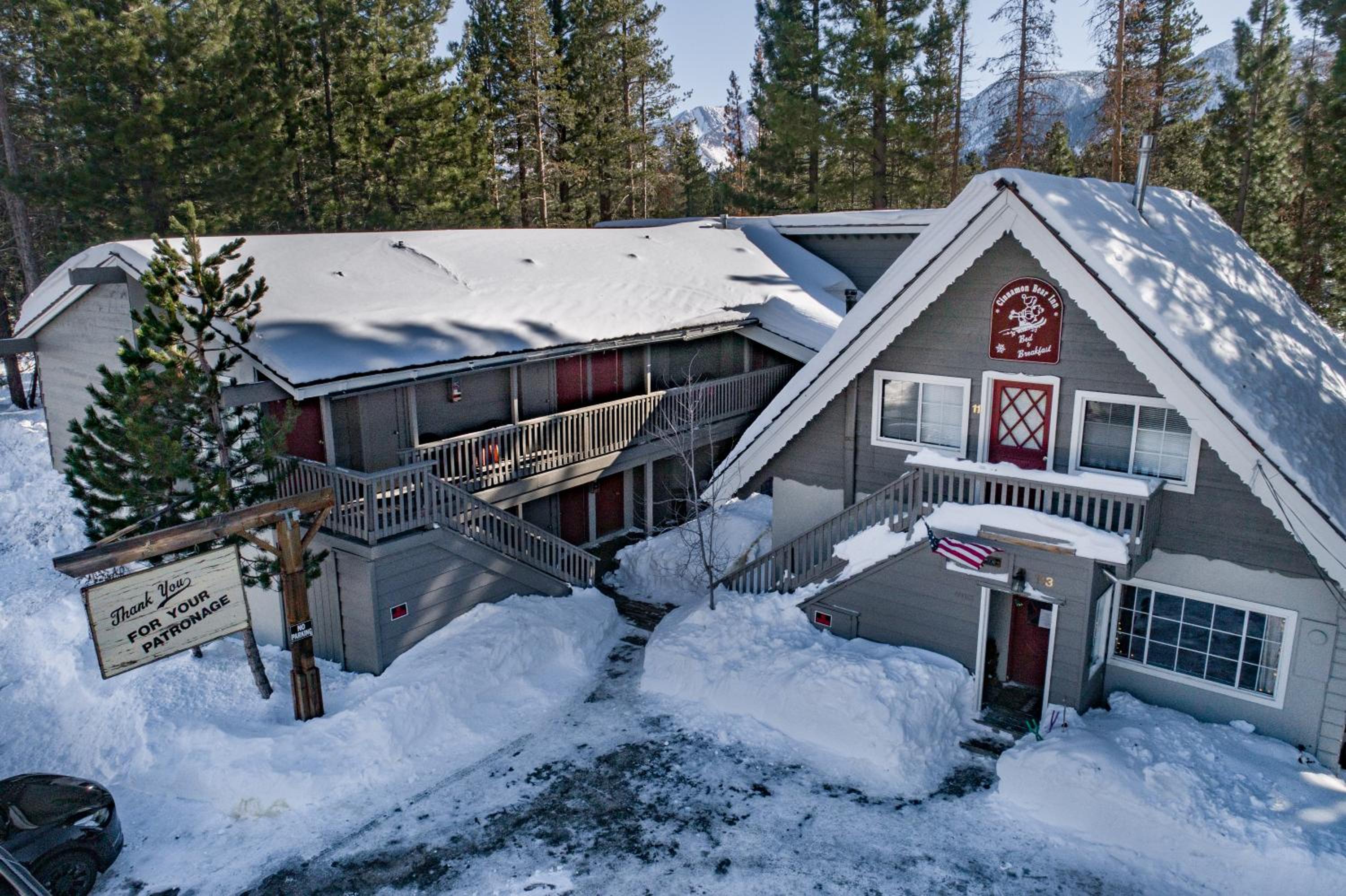Hotel Cinnamon Bear Inn - Image 1