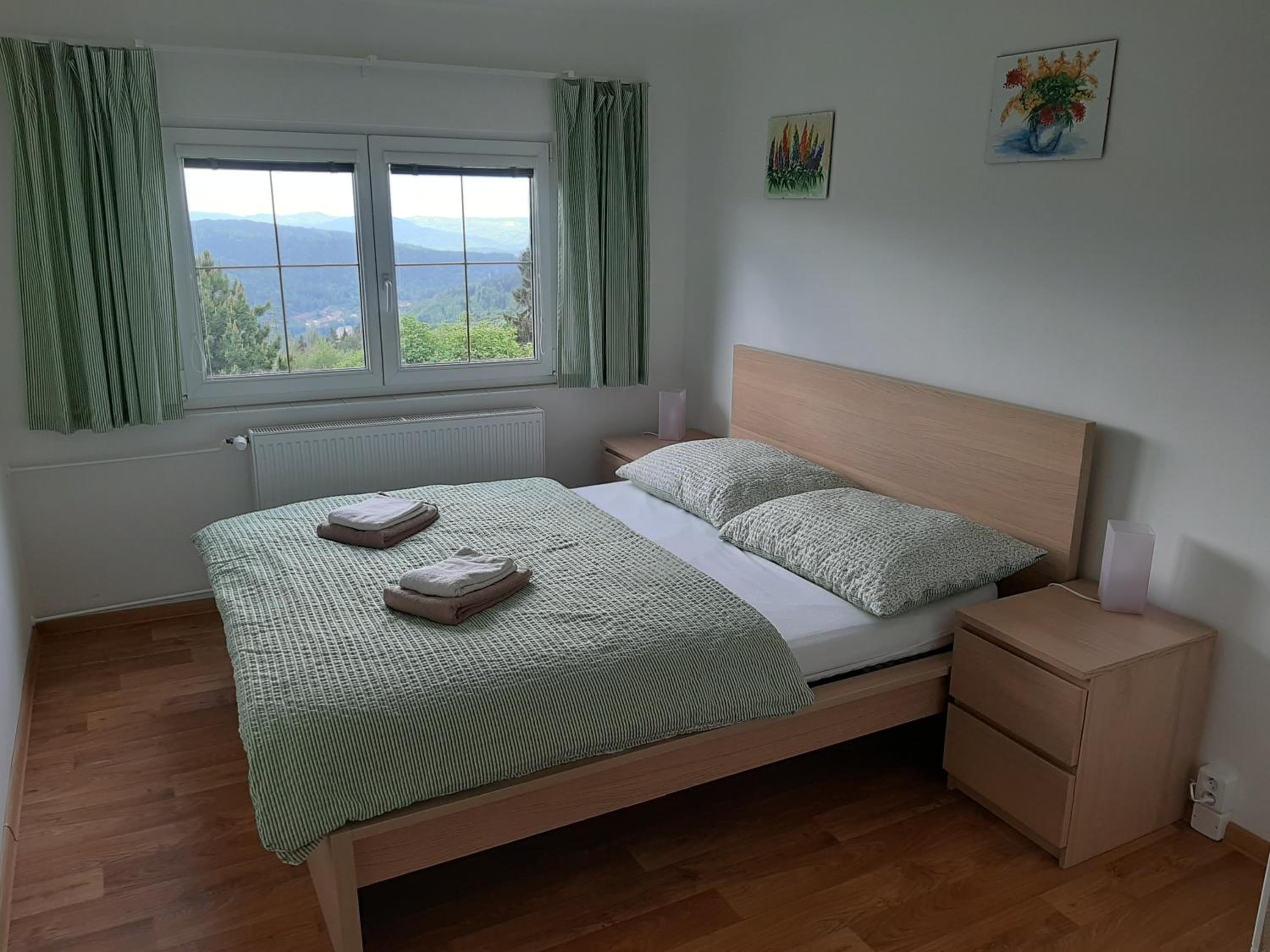 Naproti Klínovci