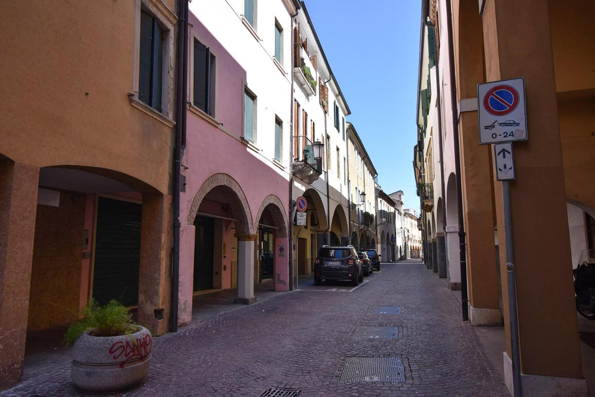 Luxury Battisti free Parking