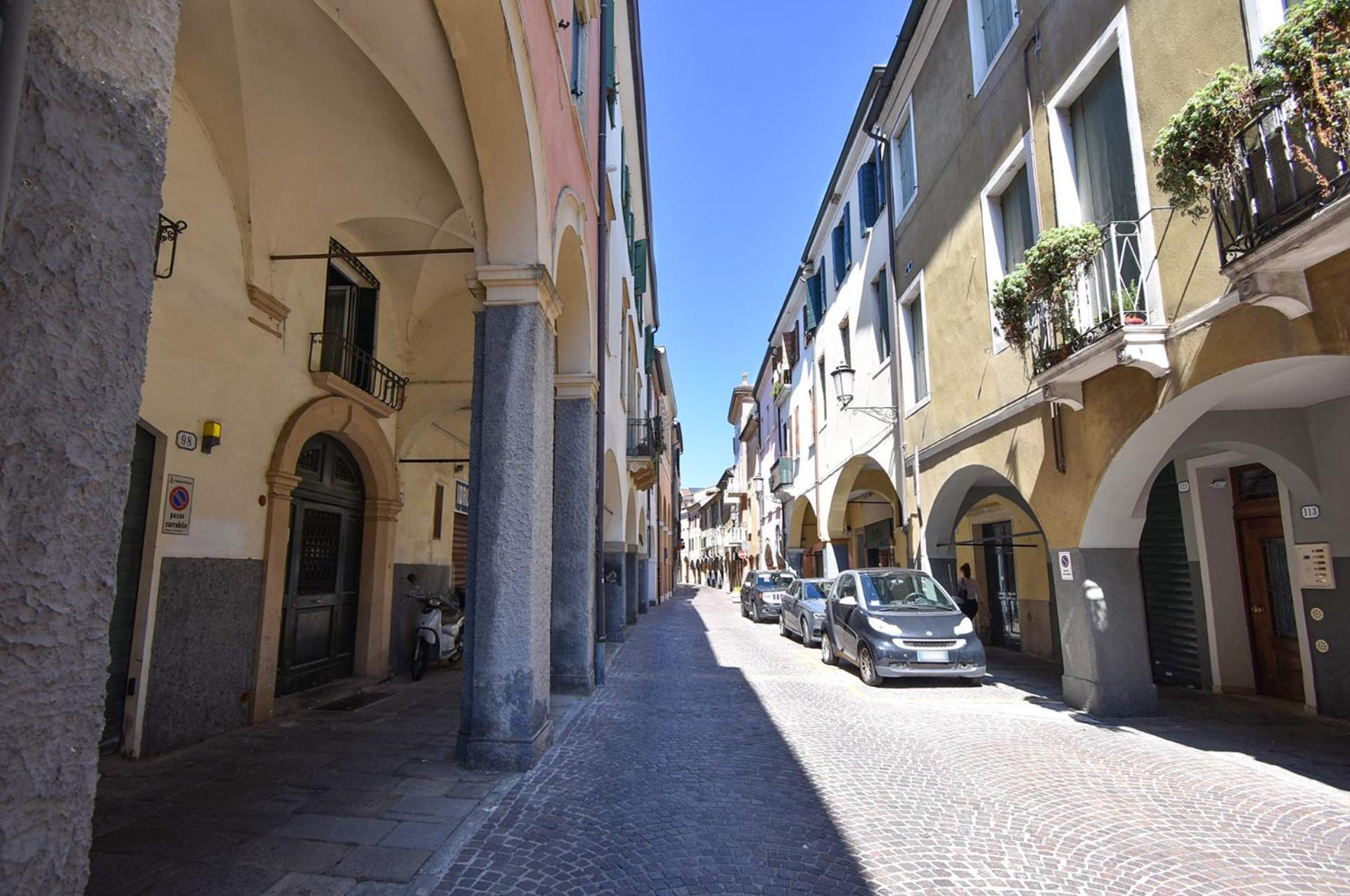Luxury Battisti free Parking