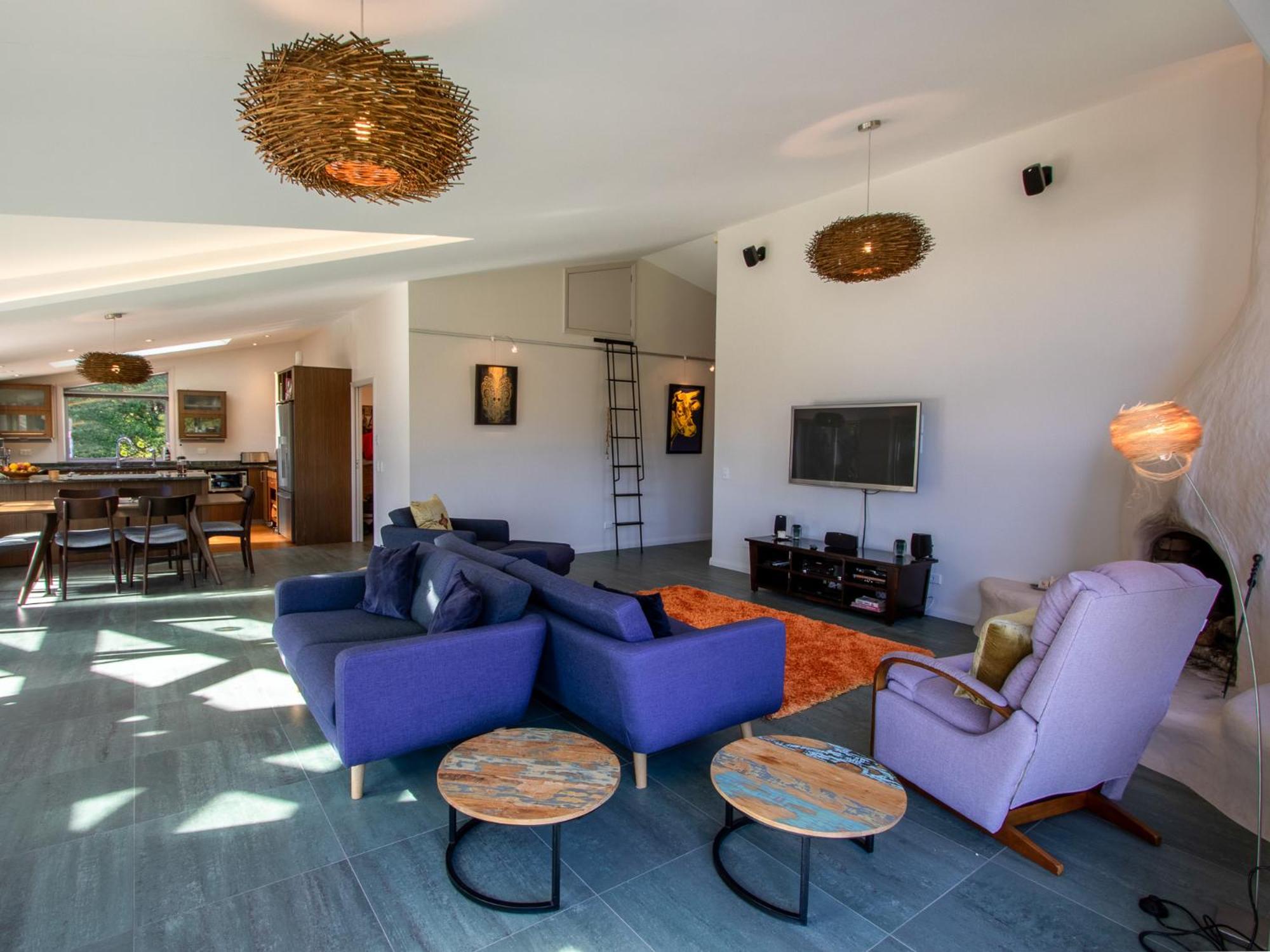 Golden Paradise - Rangihaeata Holiday Home view 2
