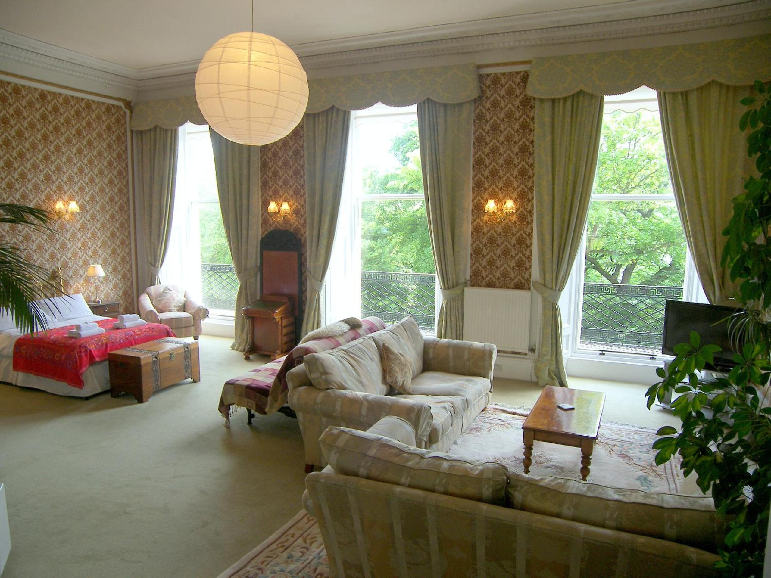 Regent Terrace, Central and Charming, Quiet view 3