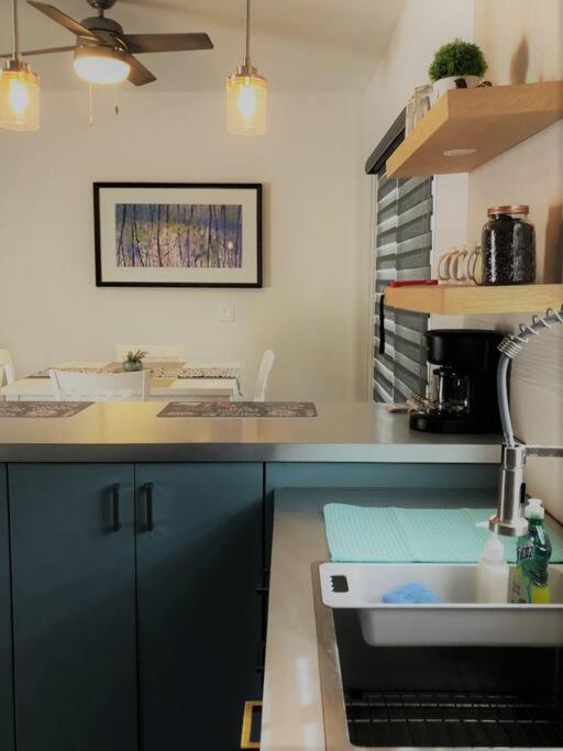 Lovely 1 Bedroom Apartment w/private Parking — photo 2