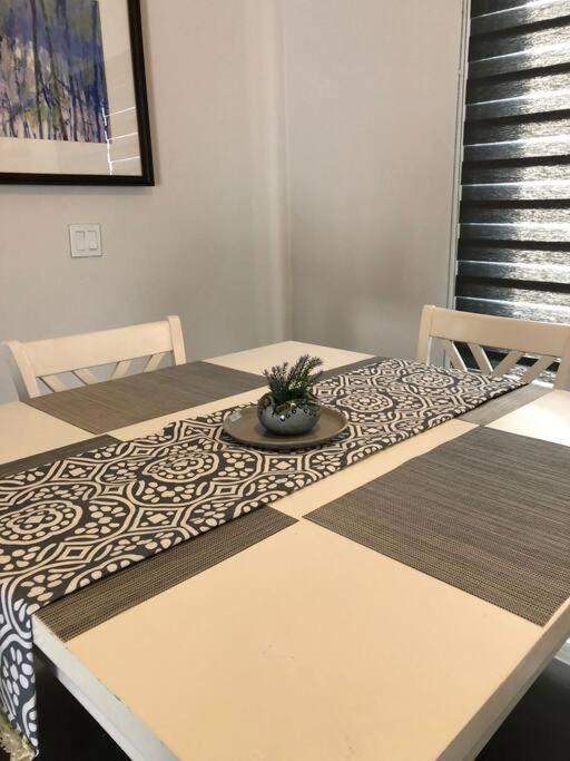 Lovely 1 Bedroom Apartment w/private Parking — photo 3