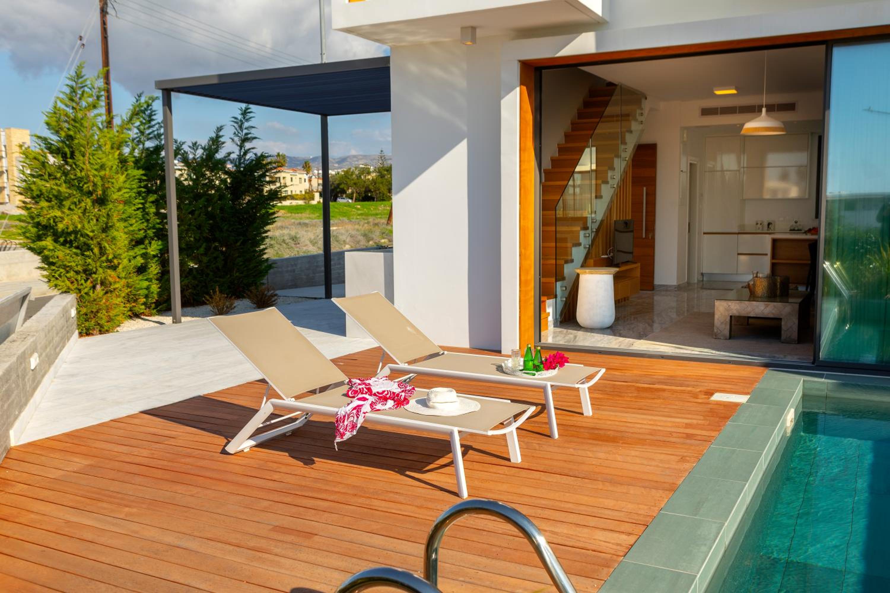 Villa Laurus 6, walking distance to the beach view 2