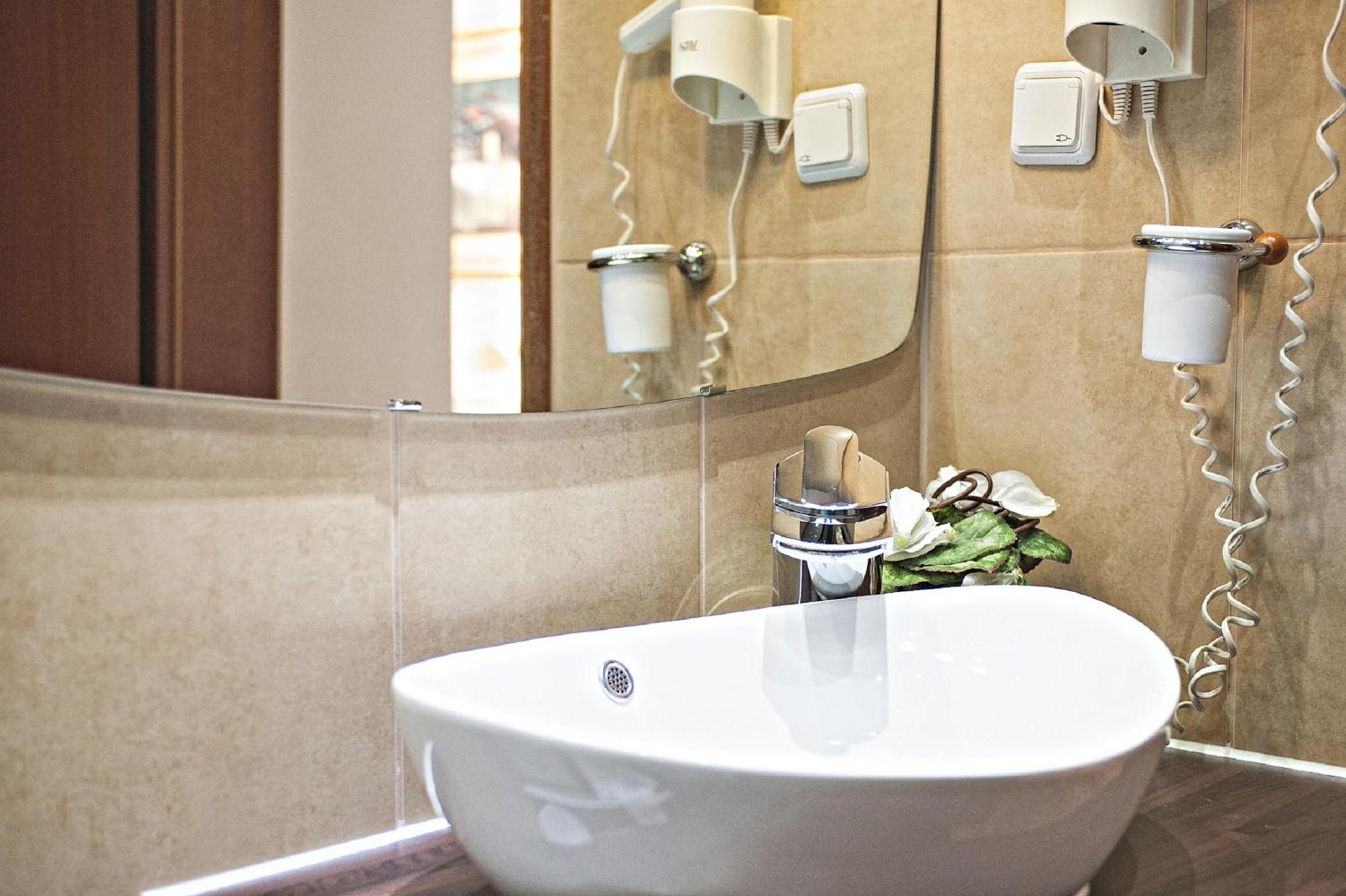 Offenbach Vacations - Lowen Hotel - Property Image 11