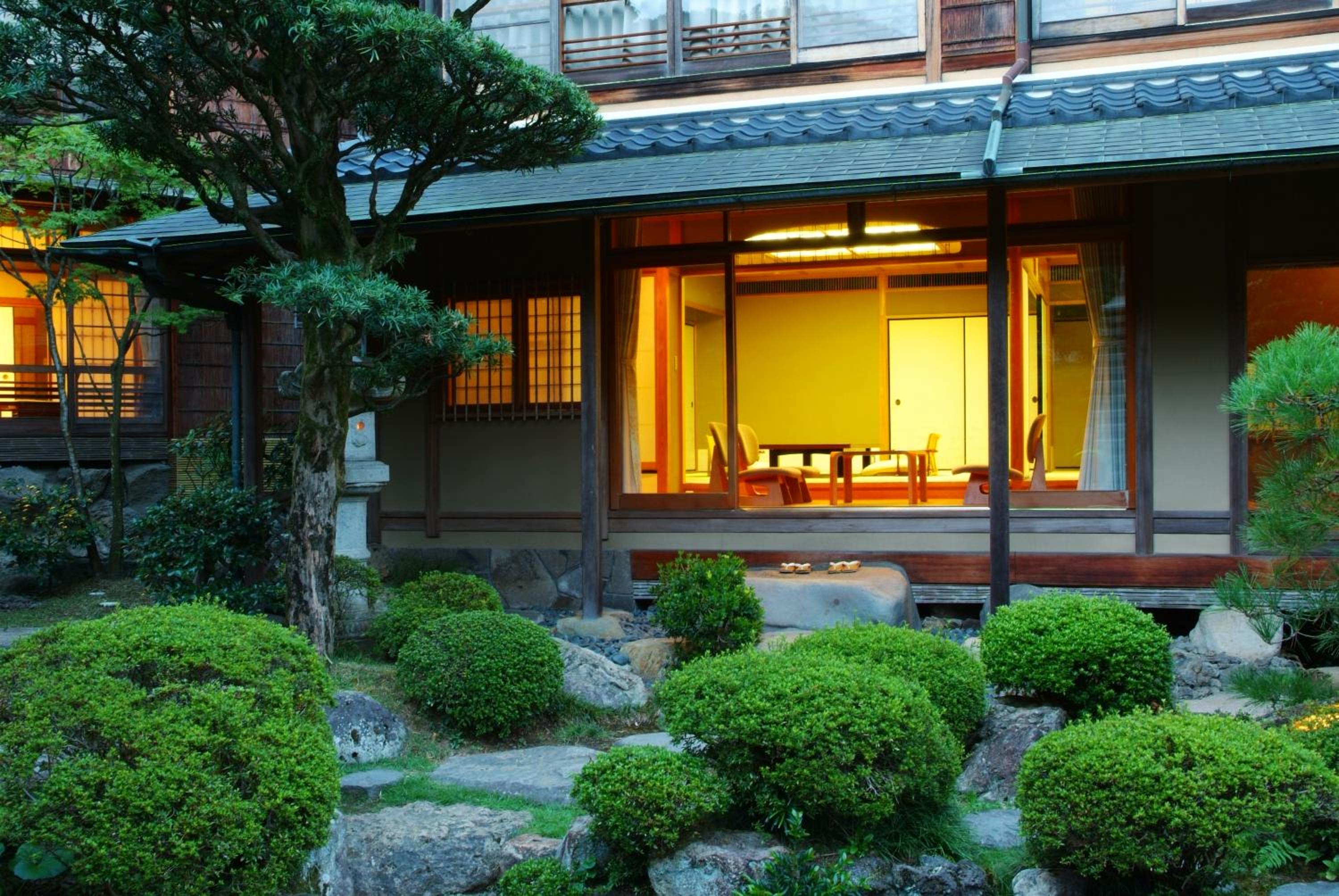 Nishimuraya Honkan