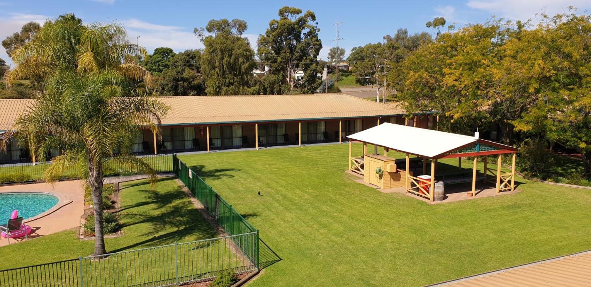 Barooga Country Inn Motel