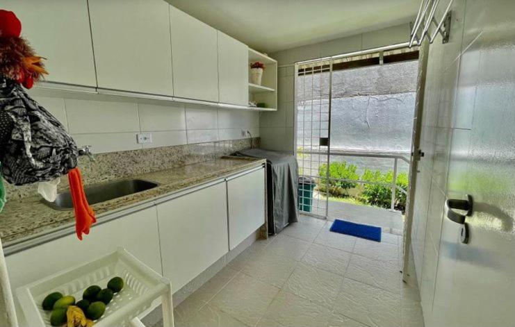 Casa de luxo em Porto de Galinhas com funcionária a 50 m do mar