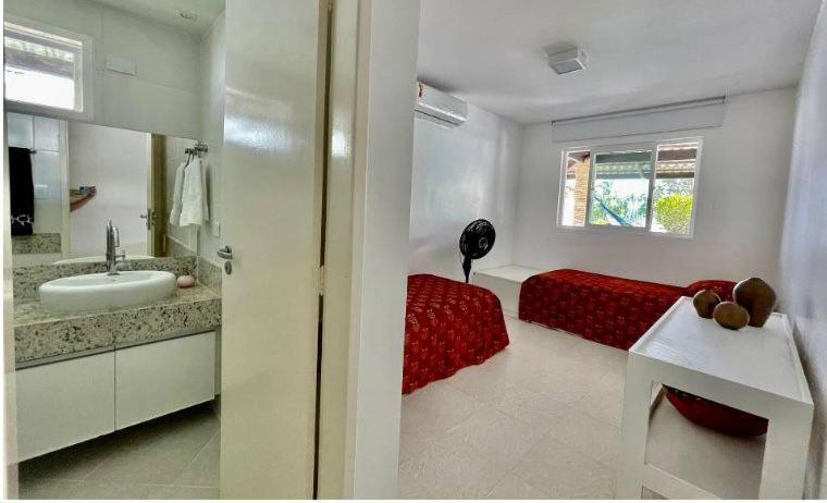 Casa de luxo em Porto de Galinhas com funcionária a 50 m do mar