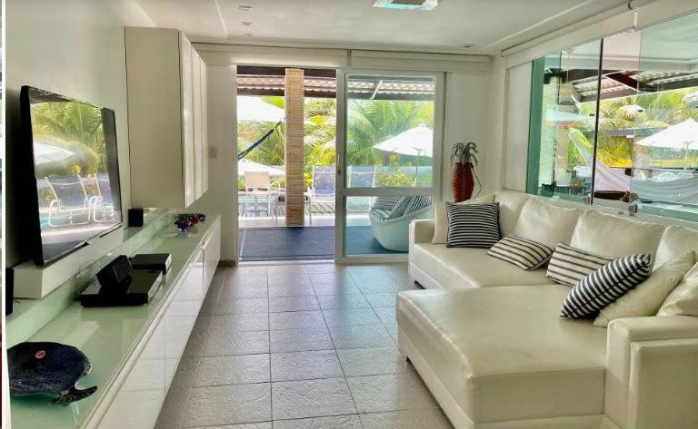 Casa de luxo em Porto de Galinhas com funcionária a 50 m do mar