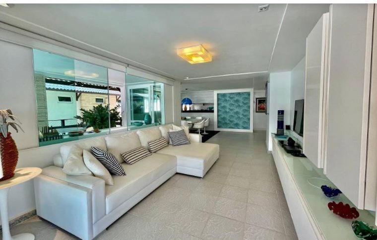 Casa de luxo em Porto de Galinhas com funcionária a 50 m do mar