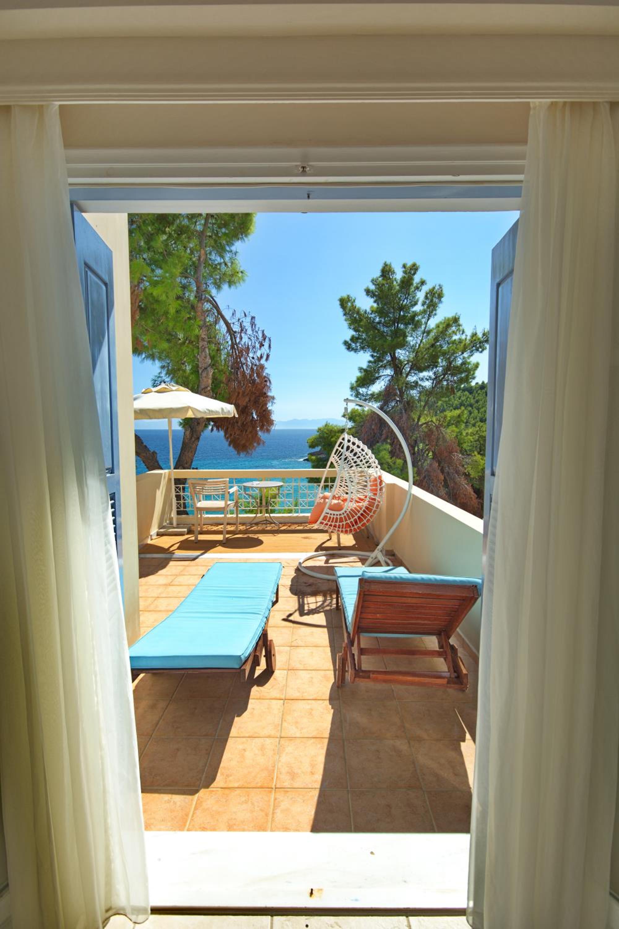 Alonissos Beach Bungalows And Suites Hotel