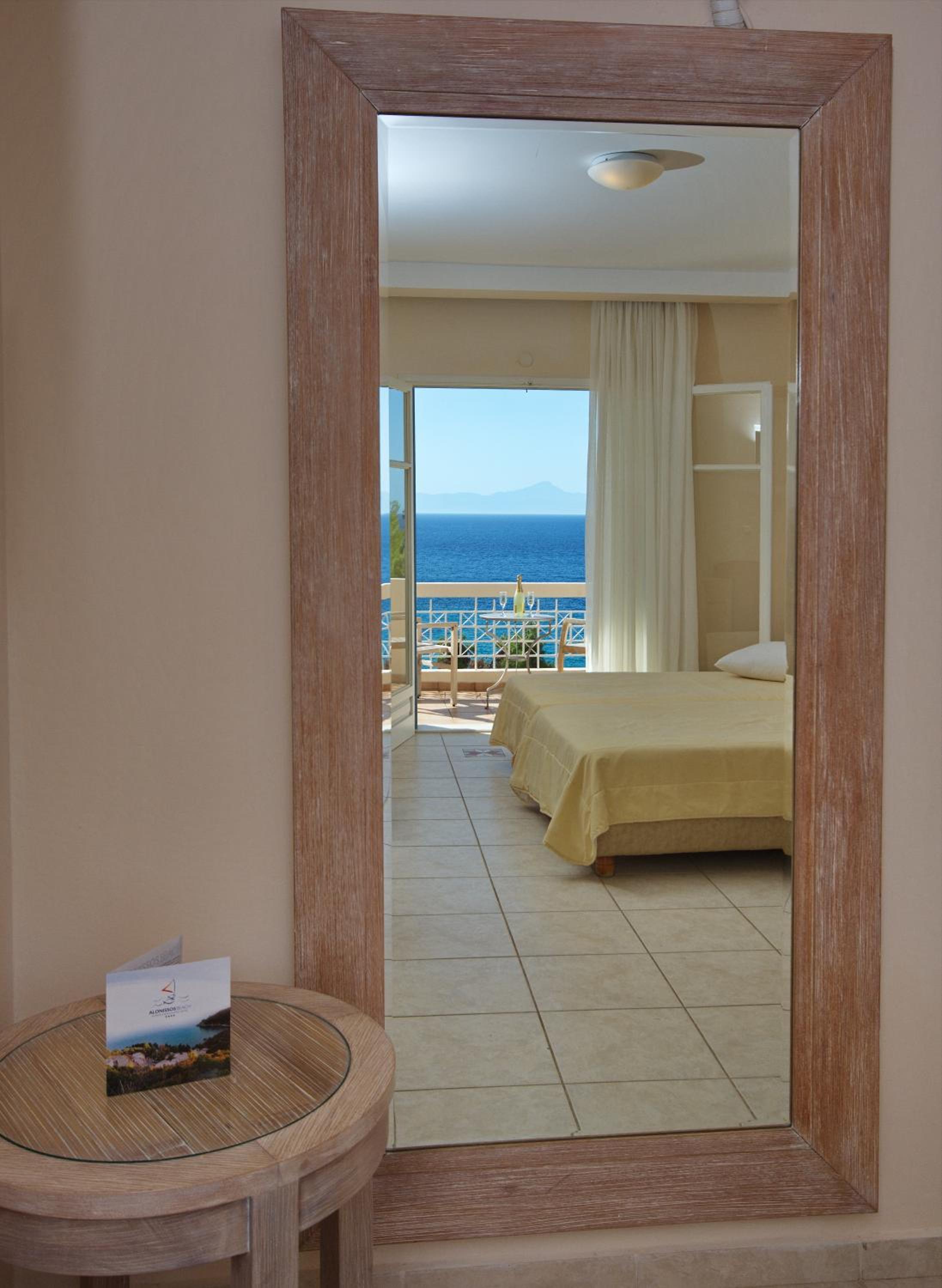 Alonissos Beach Bungalows And Suites Hotel