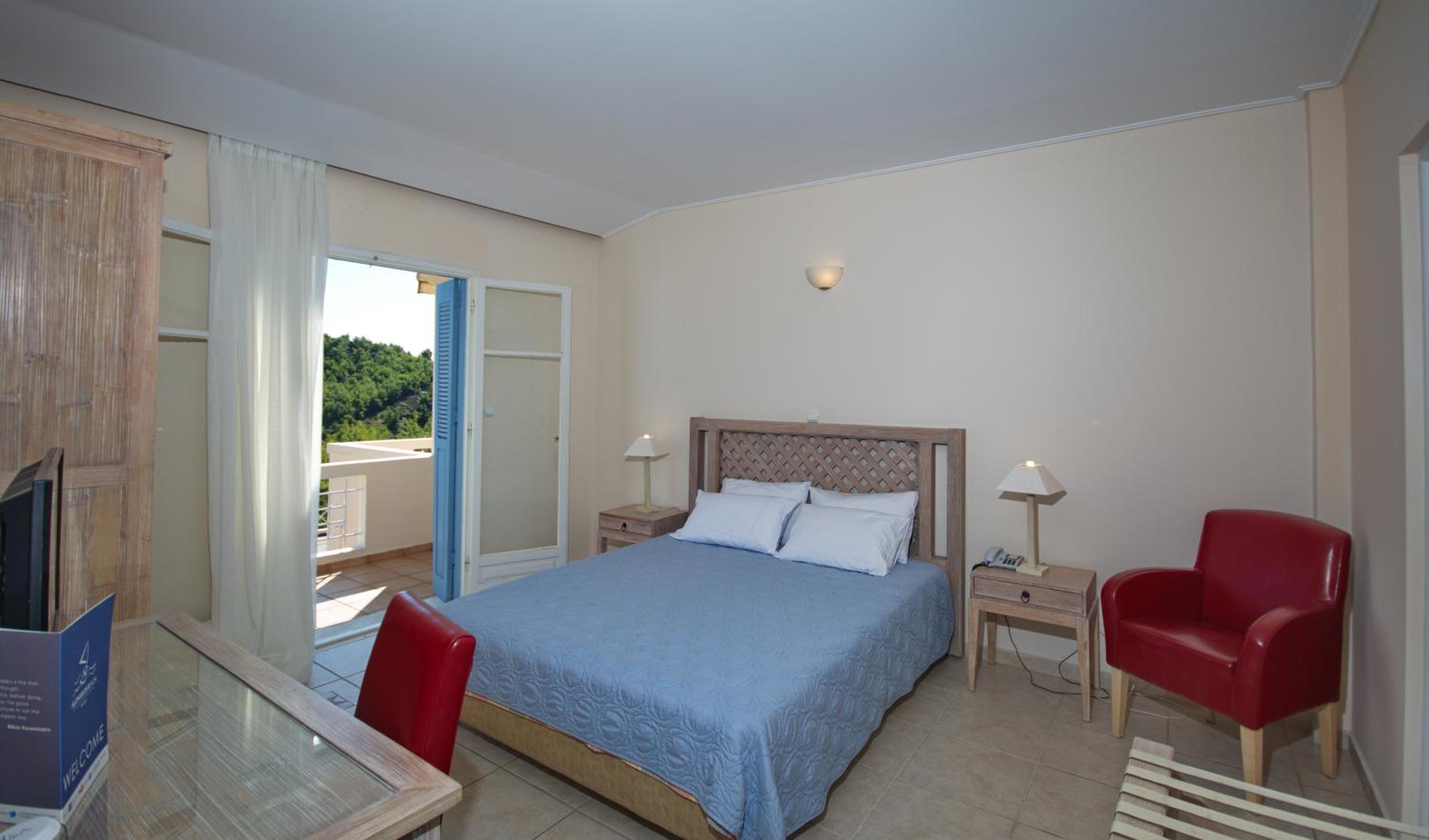 Alonissos Beach Bungalows And Suites Hotel