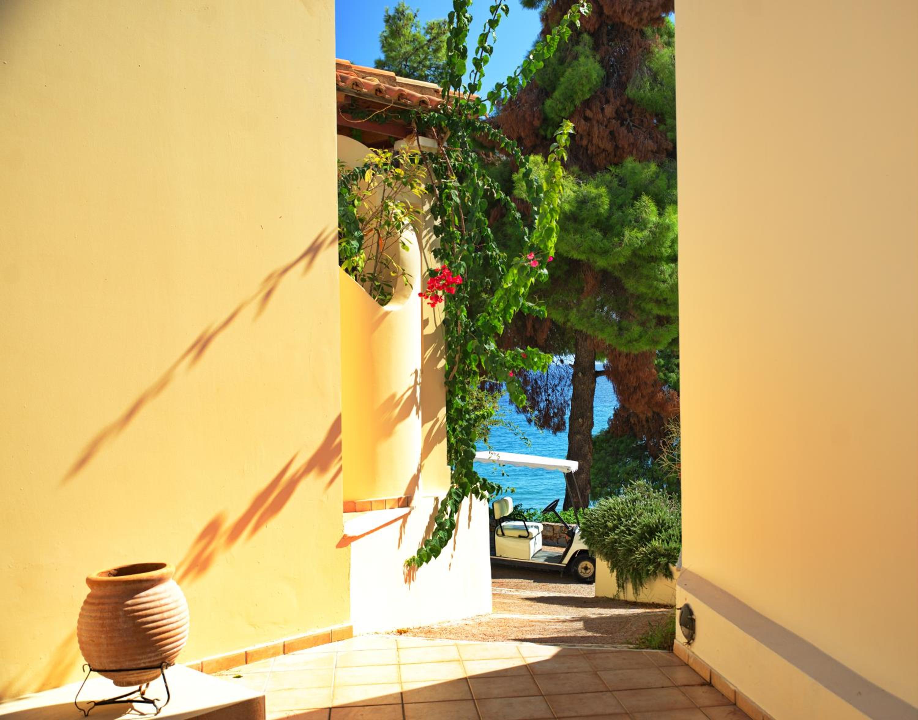 Alonissos Beach Bungalows And Suites Hotel