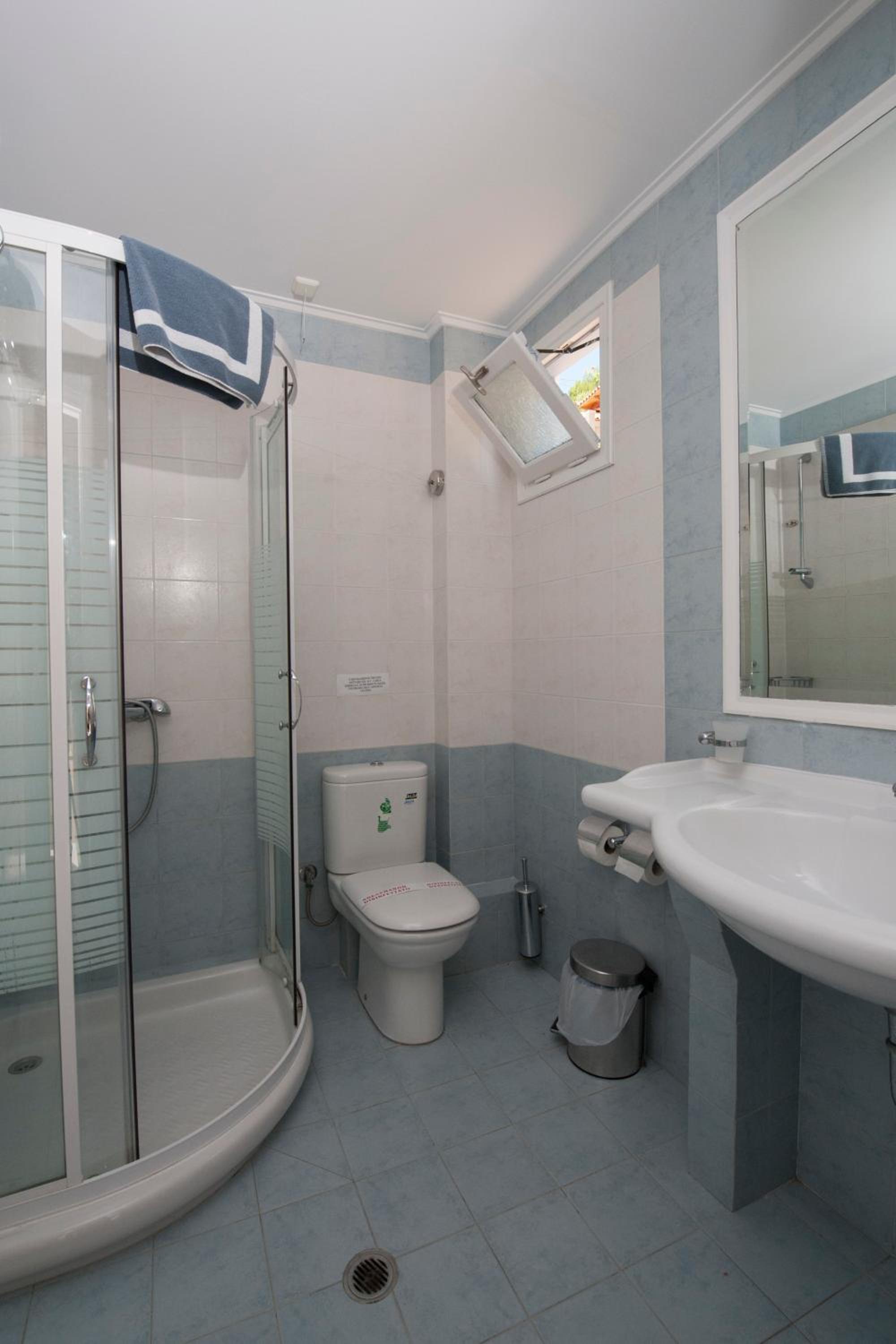 Alonissos Beach Bungalows And Suites Hotel
