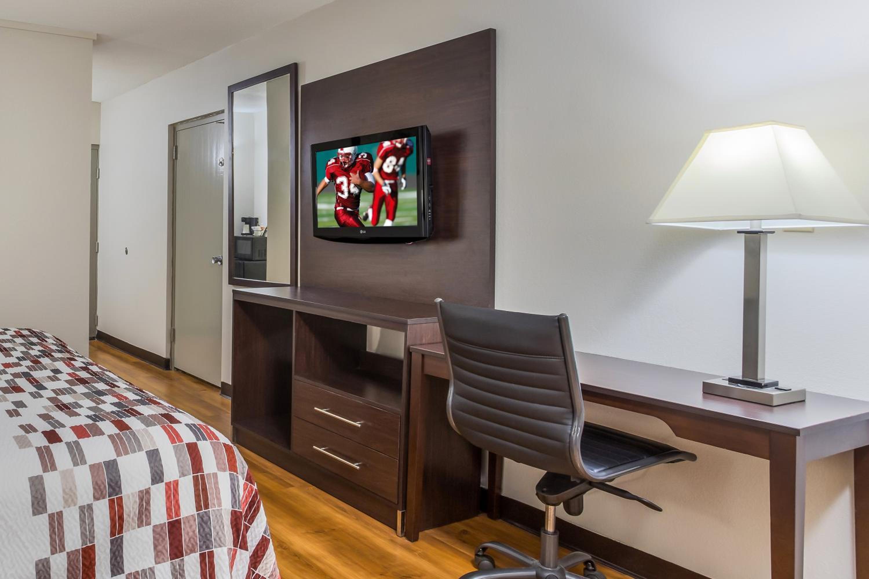 Meridian Vacations - Red Roof Inn Meridian - Property Image 26