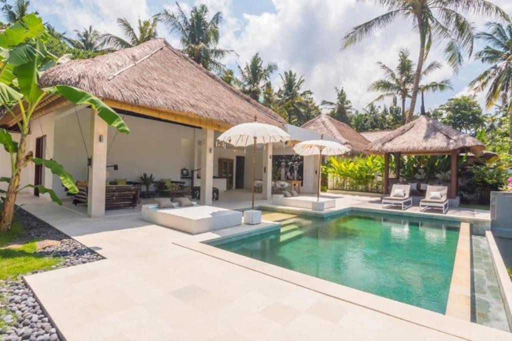 Villa Hidden Pearl, with private cook and pool view 3