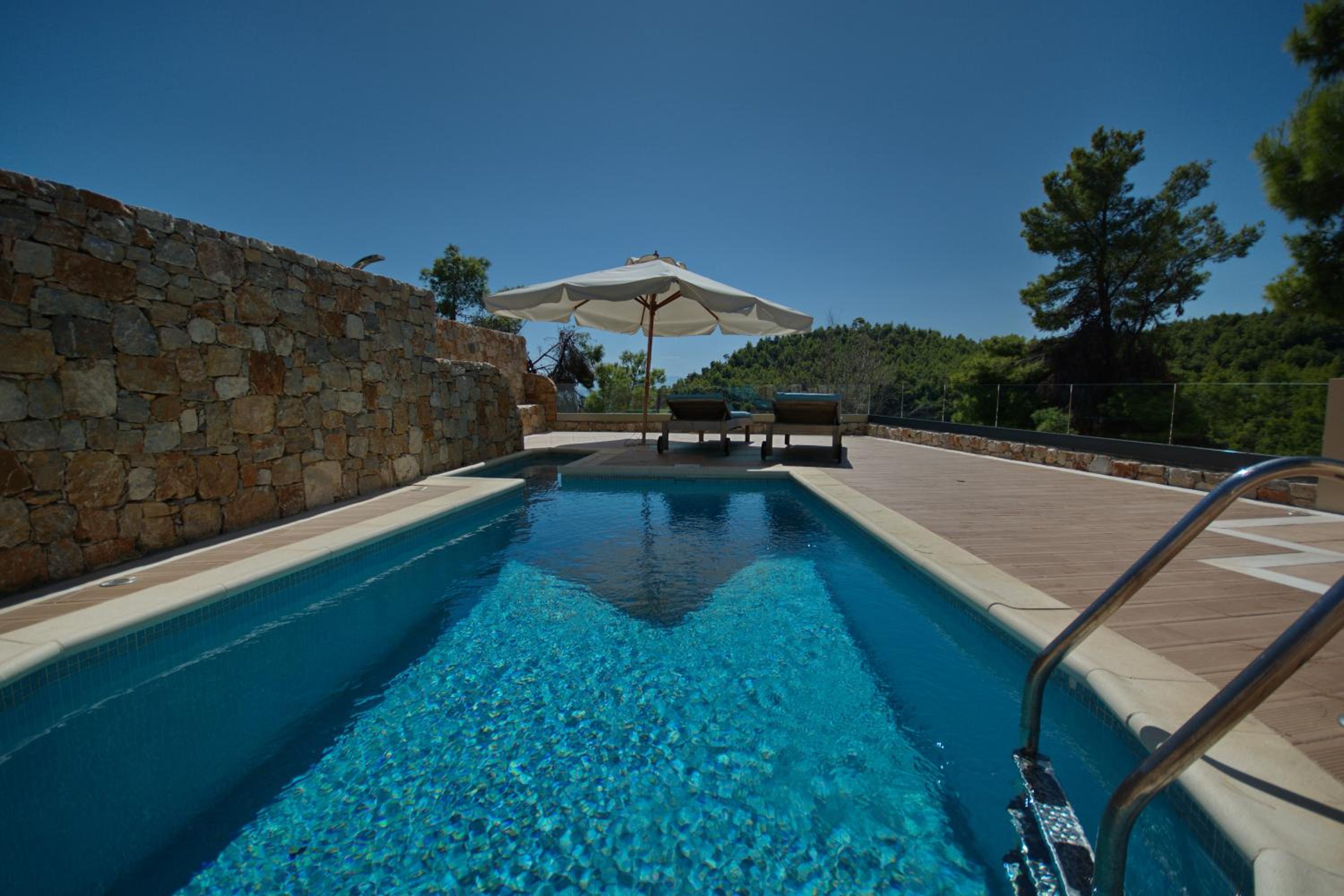 Alonissos Beach Bungalows And Suites Hotel