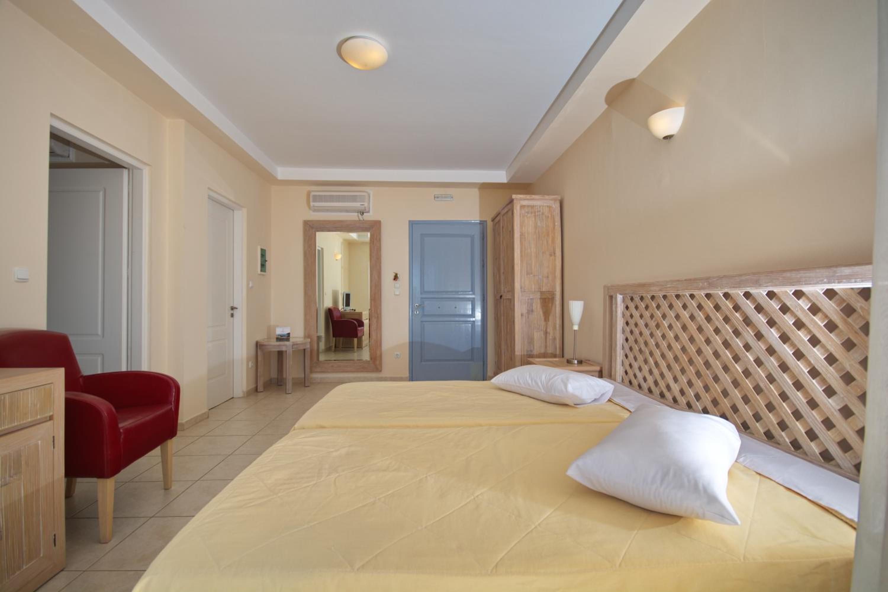 Alonissos Beach Bungalows And Suites Hotel