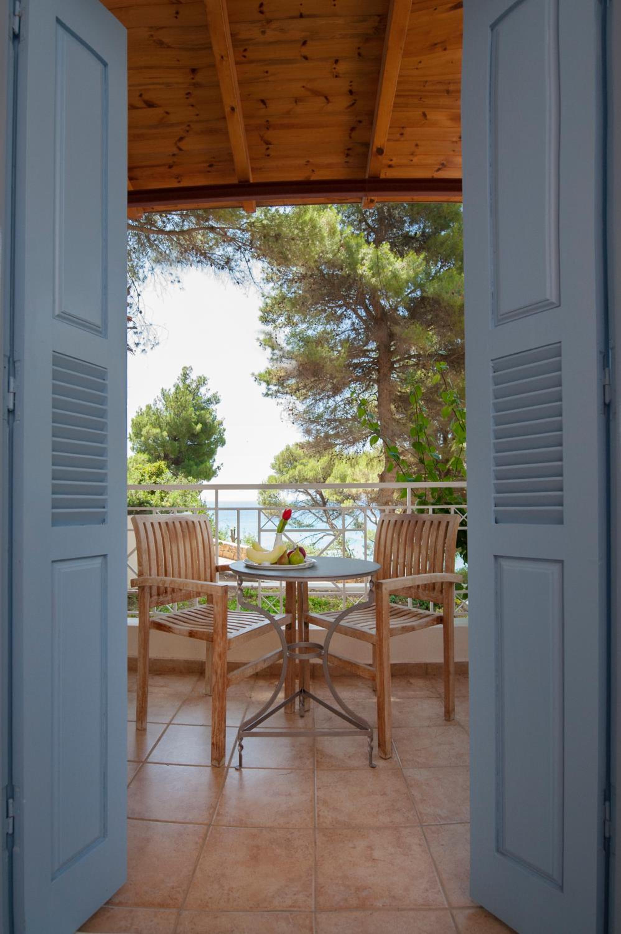 Alonissos Beach Bungalows And Suites Hotel
