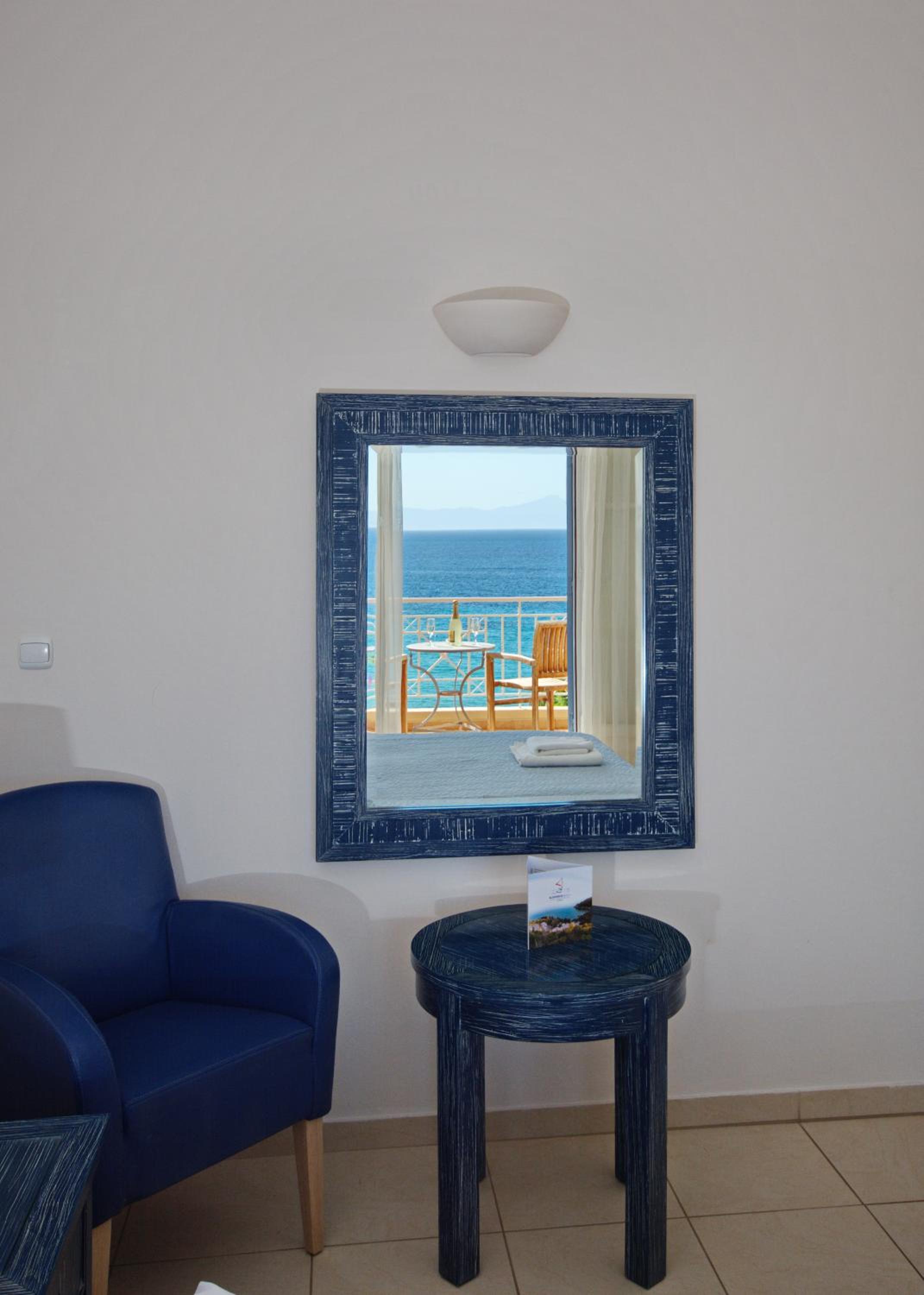 Alonissos Beach Bungalows And Suites Hotel