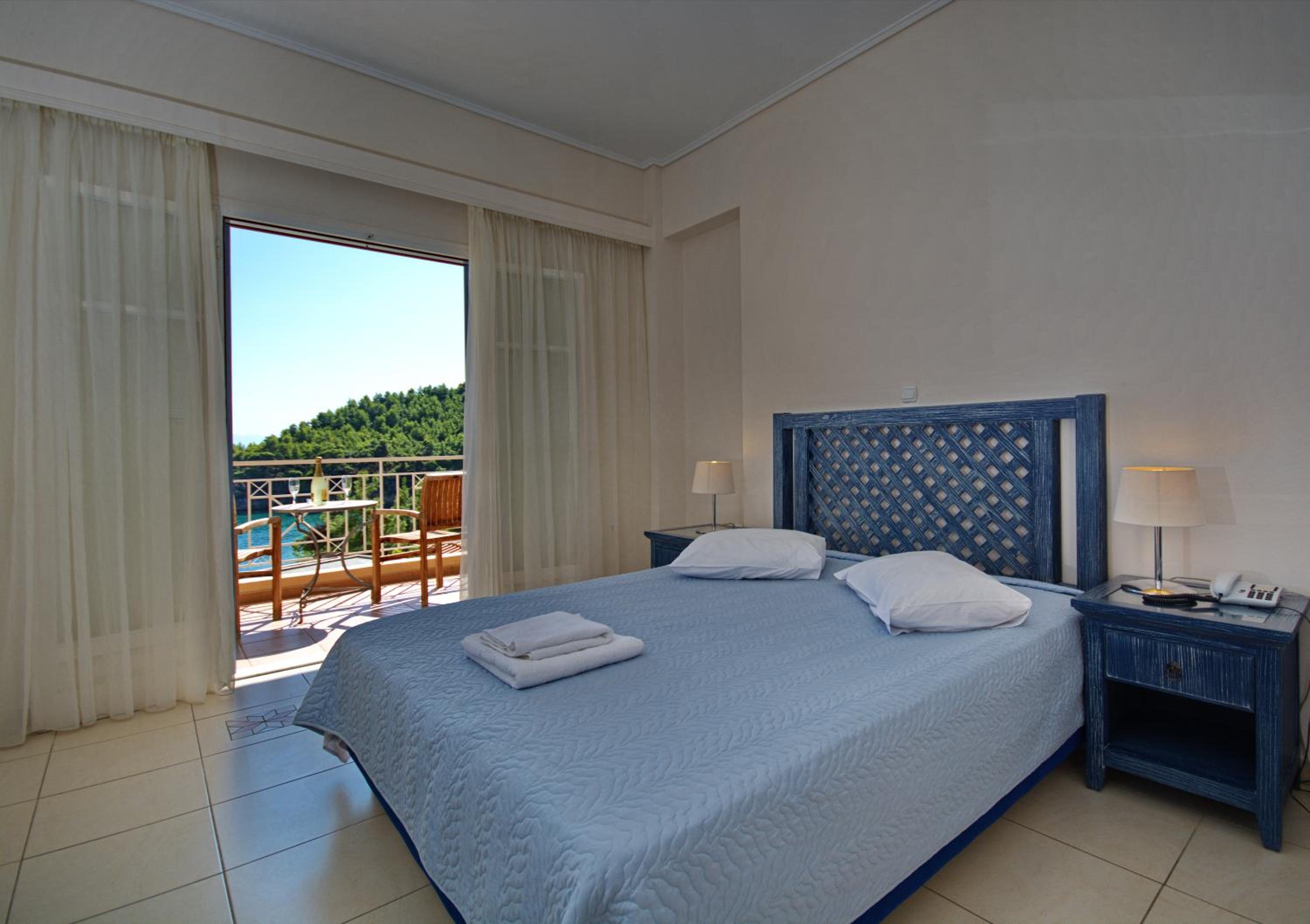 Alonissos Beach Bungalows And Suites Hotel
