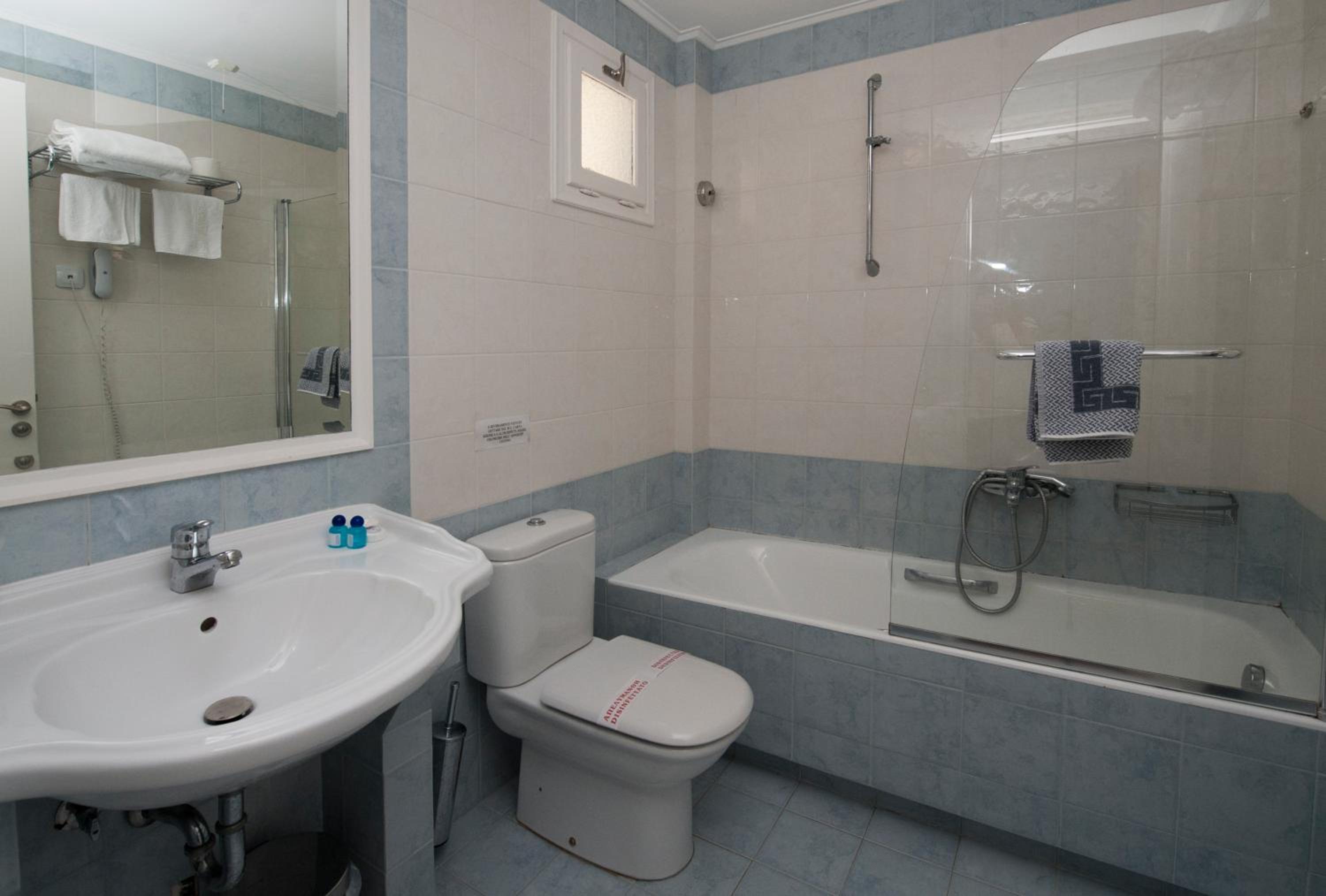 Alonissos Beach Bungalows And Suites Hotel