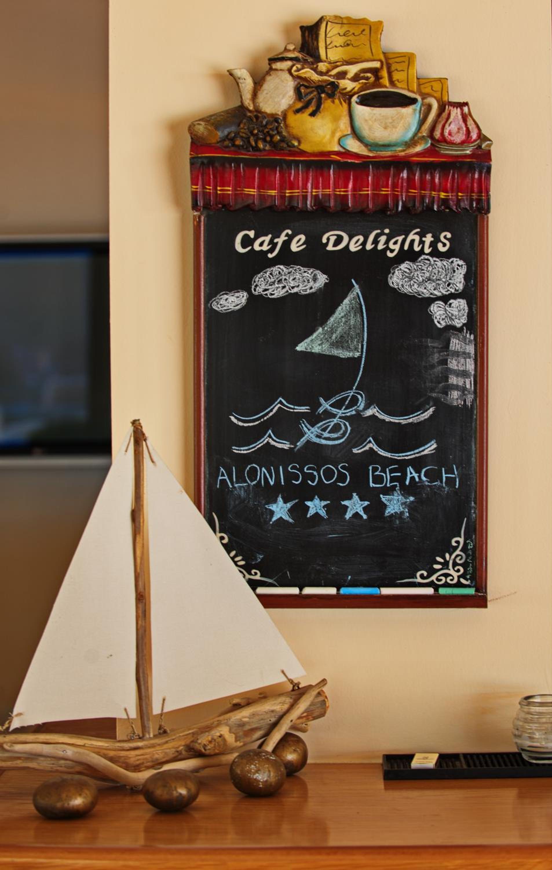 Alonissos Beach Bungalows And Suites Hotel
