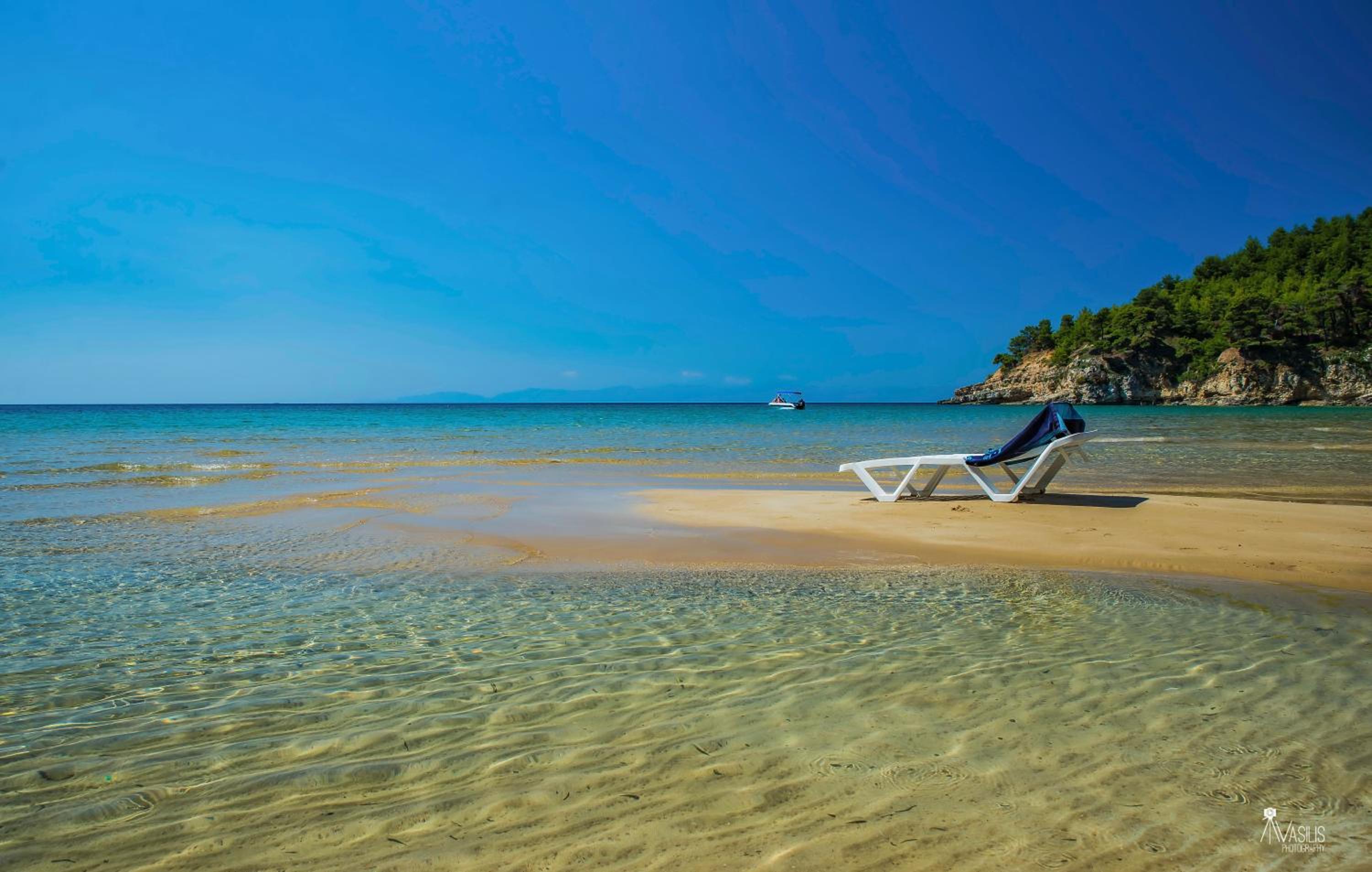 Alonissos Beach Bungalows And Suites Hotel