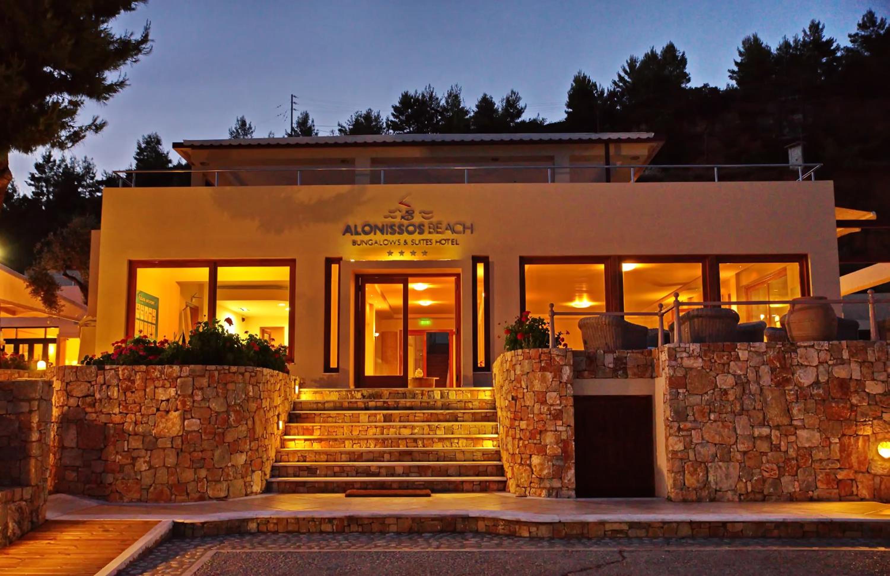 Alonissos Beach Bungalows And Suites Hotel