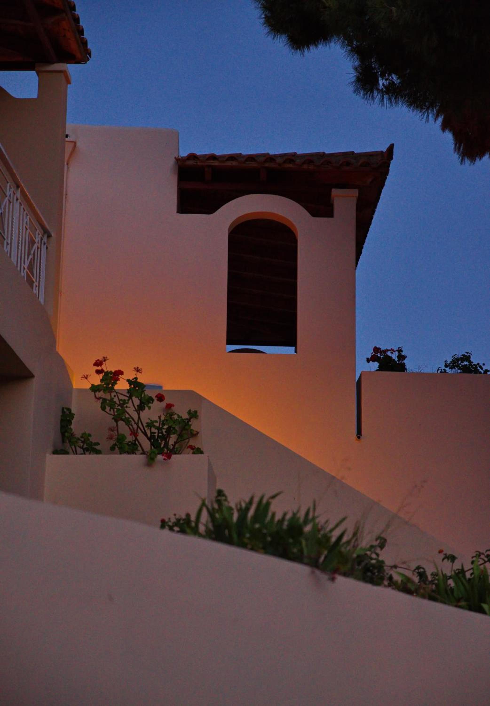 Alonissos Beach Bungalows And Suites Hotel