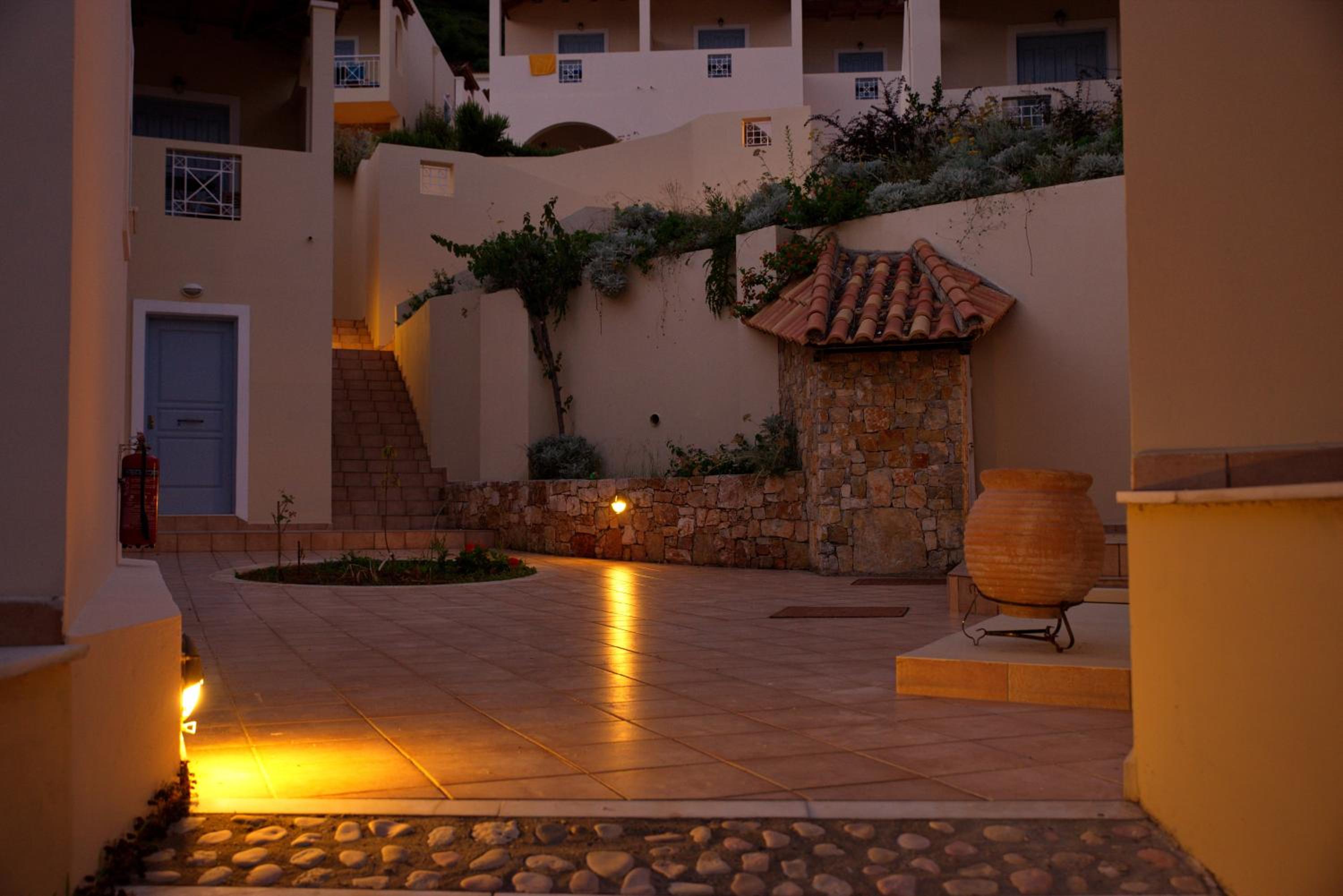Alonissos Beach Bungalows And Suites Hotel