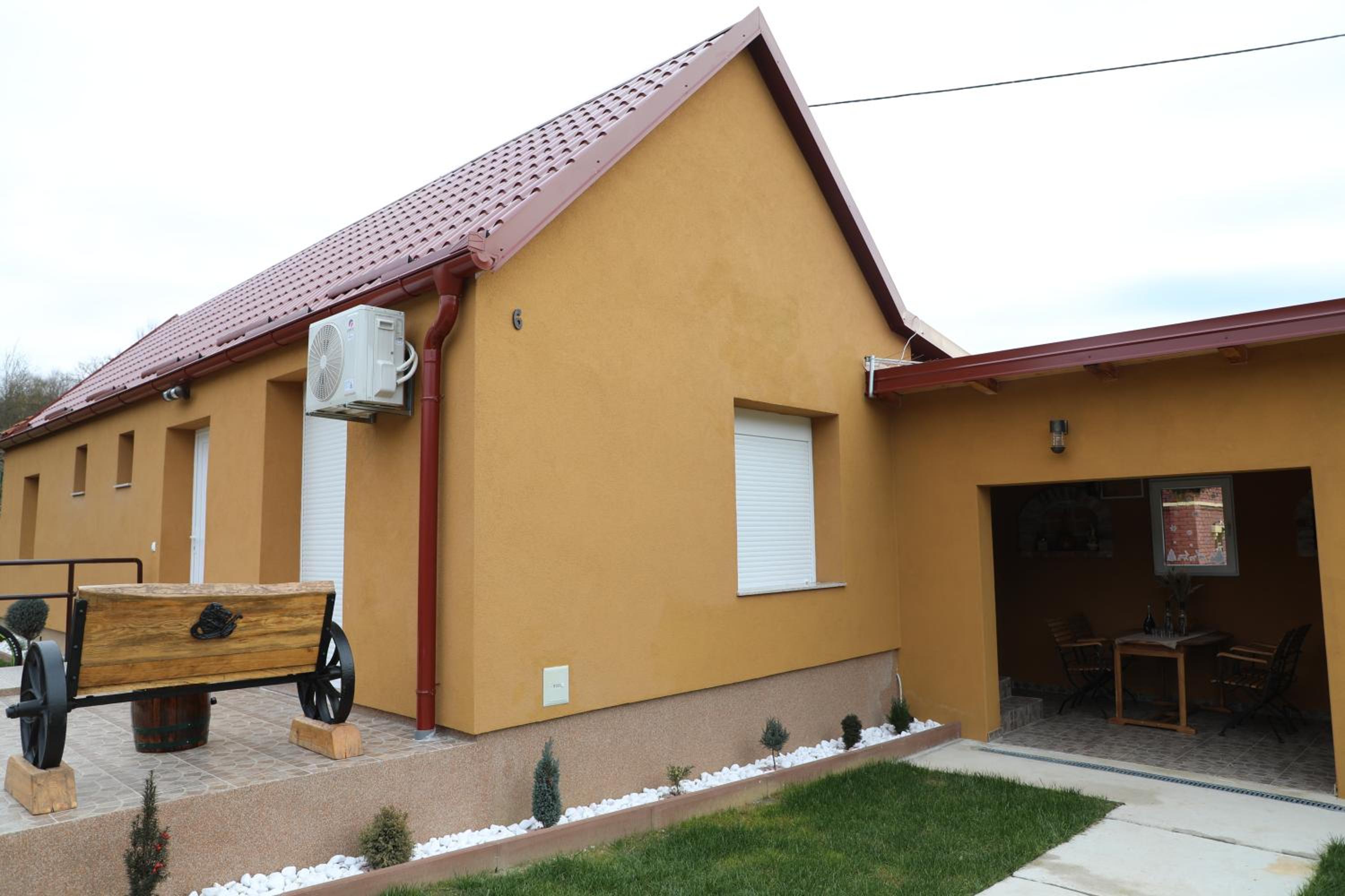 Hotel Green Gold - Image 1