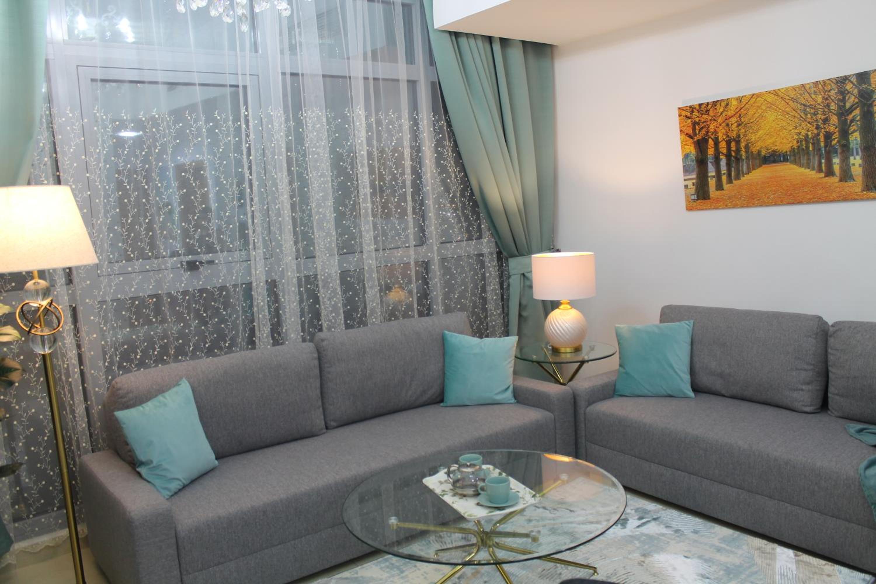 Newly furnished One Bedroom Apartment next to Metro & Beach in Marina Residence