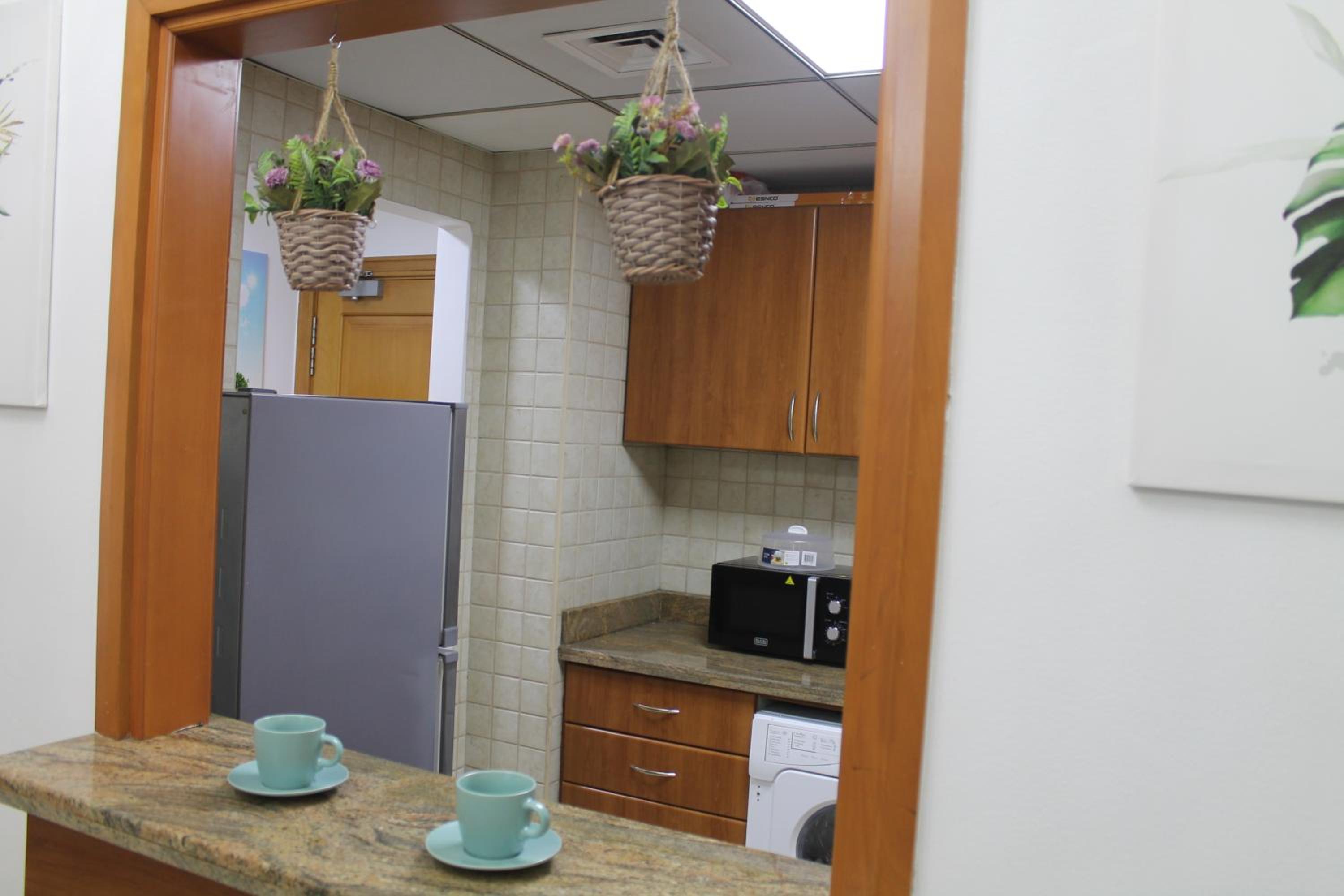Newly furnished One Bedroom Apartment next to Metro & Beach in Marina Residence