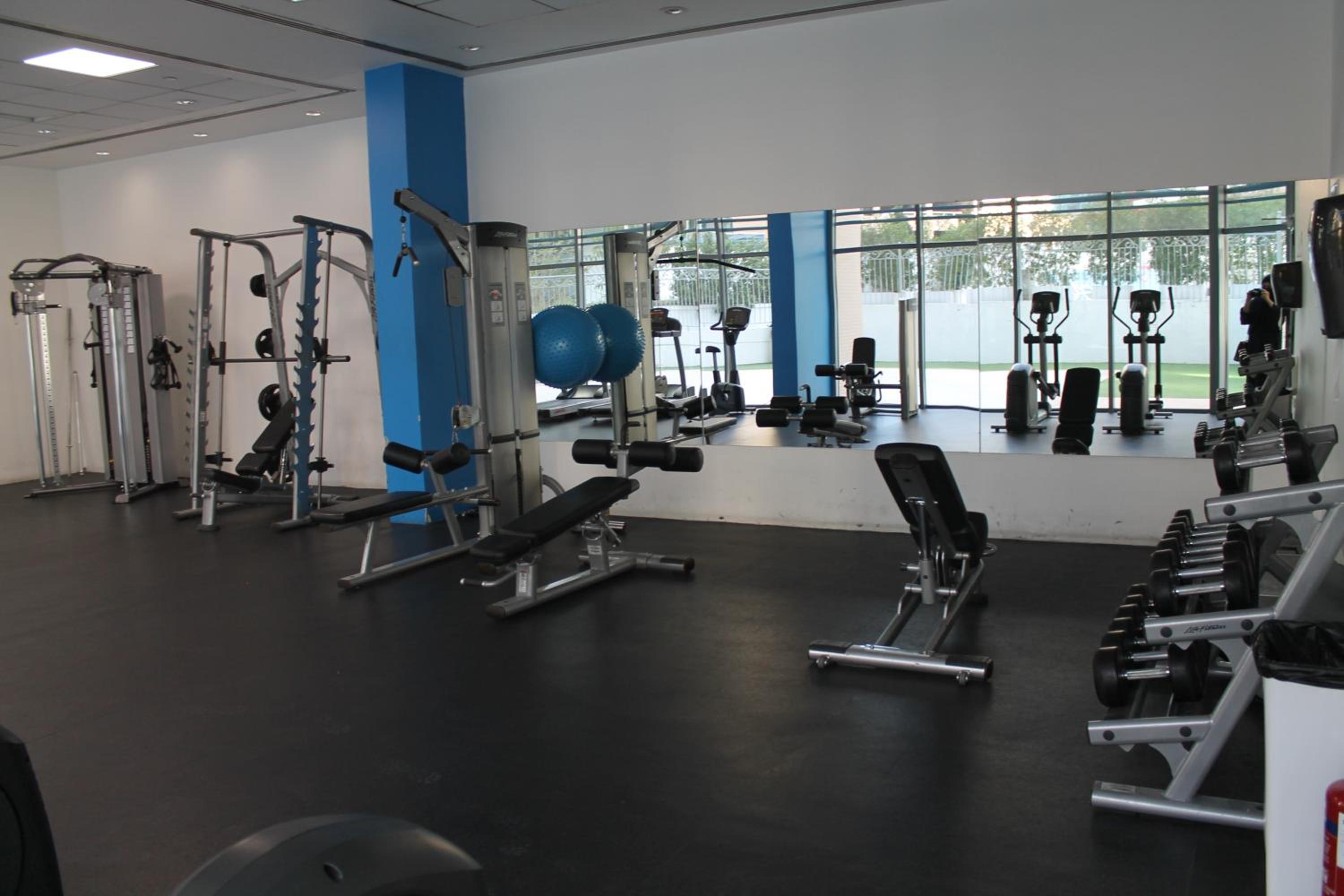 Newly furnished One Bedroom Apartment next to Metro & Beach in Marina Residence