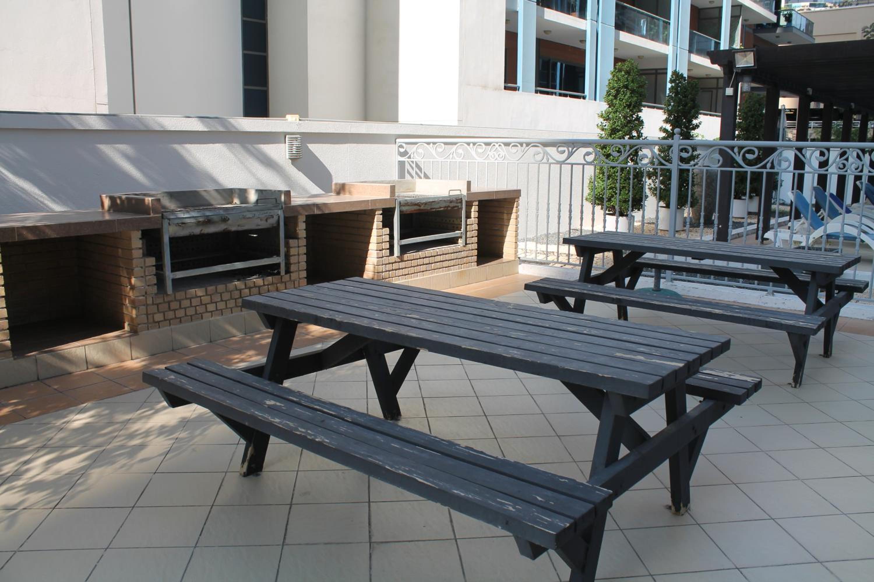 Newly furnished One Bedroom Apartment next to Metro & Beach in Marina Residence