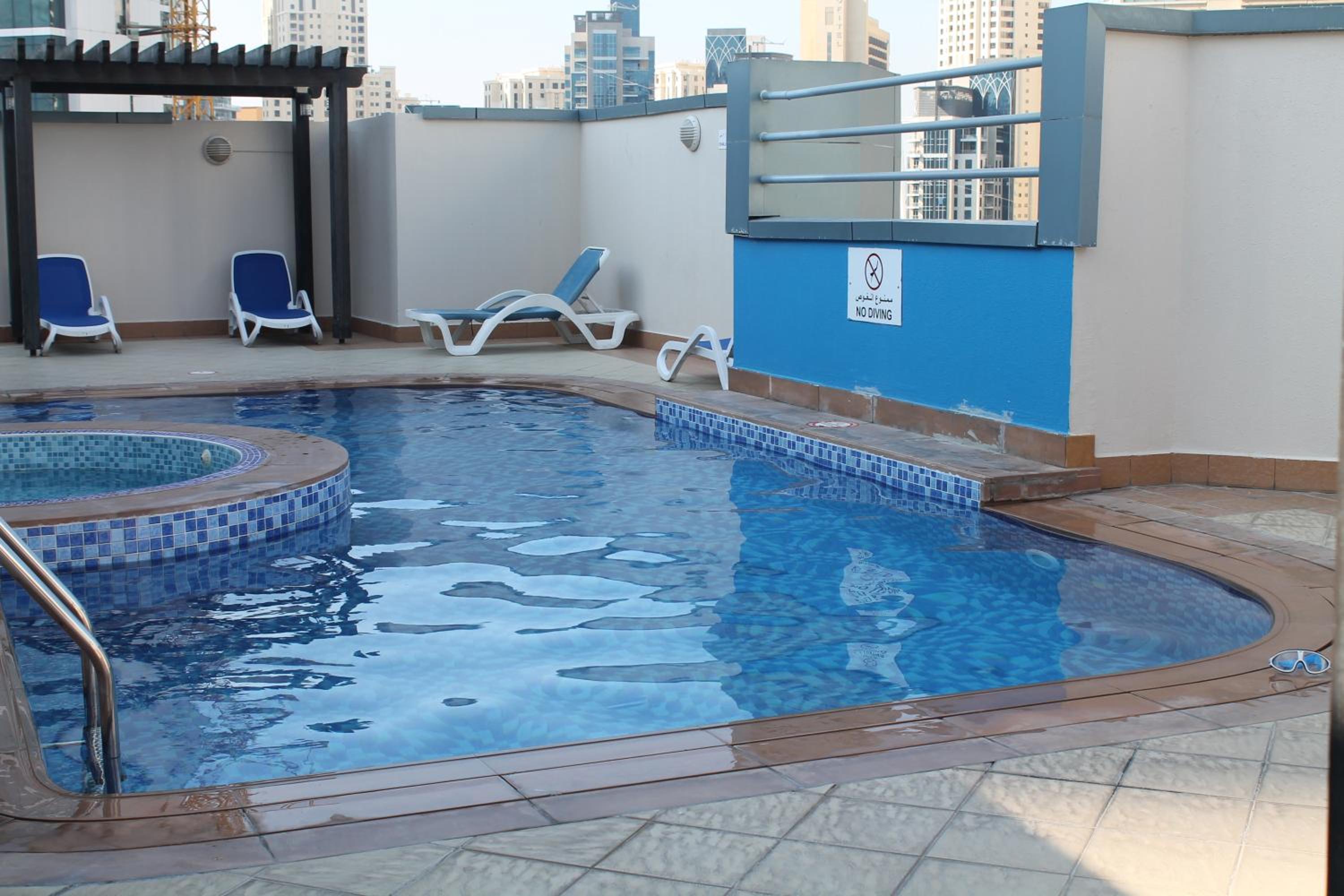 Newly furnished One Bedroom Apartment next to Metro & Beach in Marina Residence