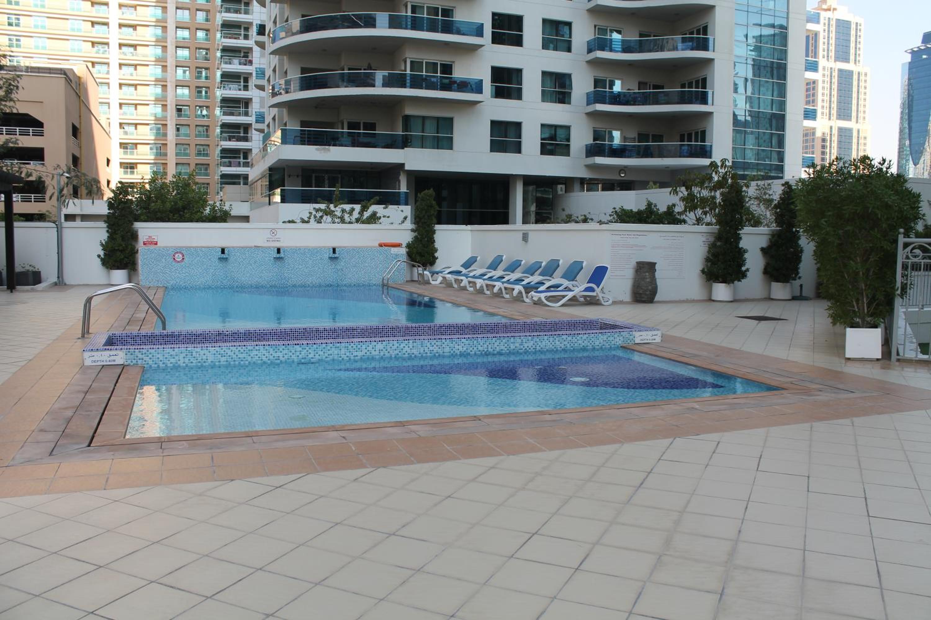 Newly furnished One Bedroom Apartment next to Metro & Beach in Marina Residence