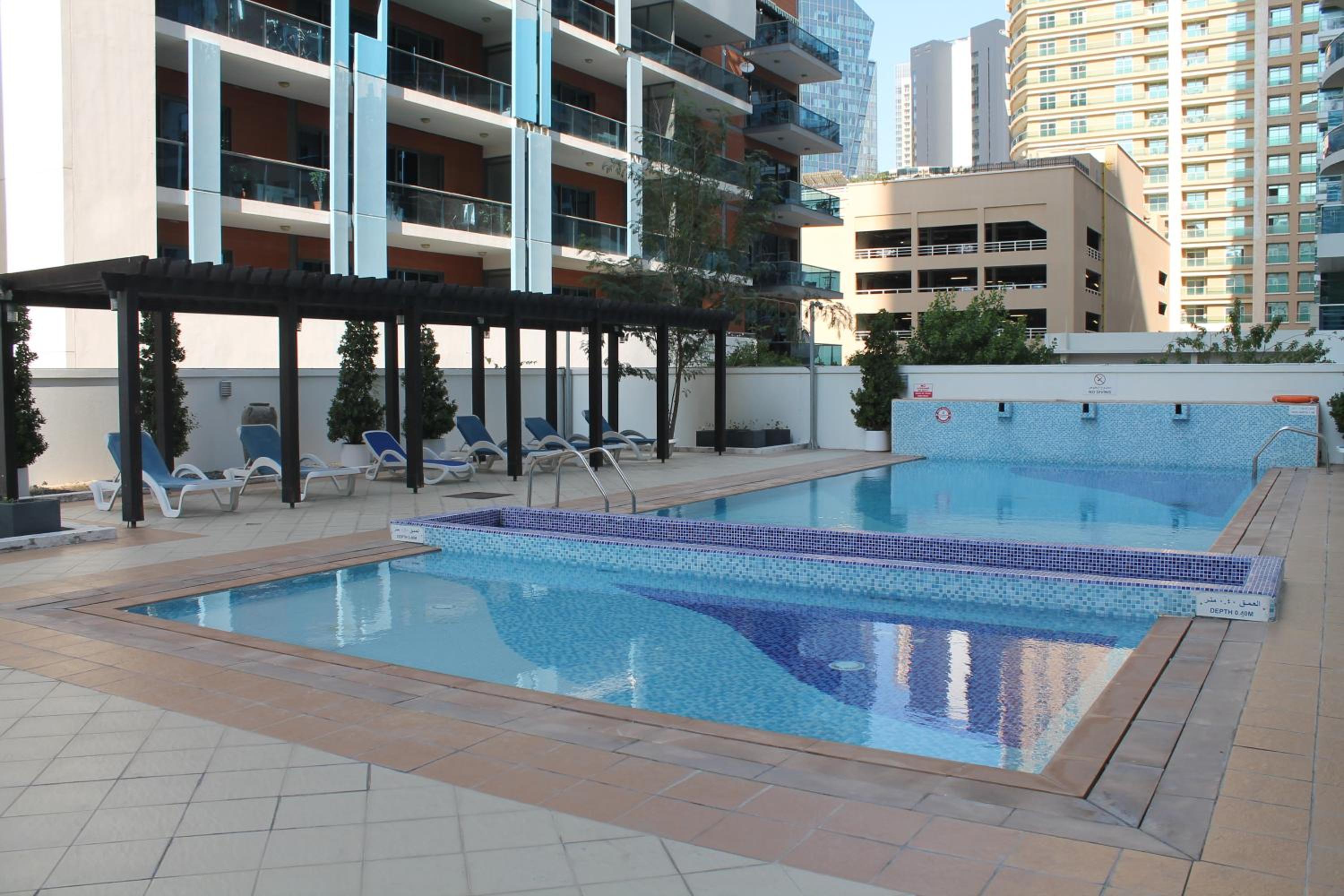 Newly furnished One Bedroom Apartment next to Metro & Beach in Marina Residence