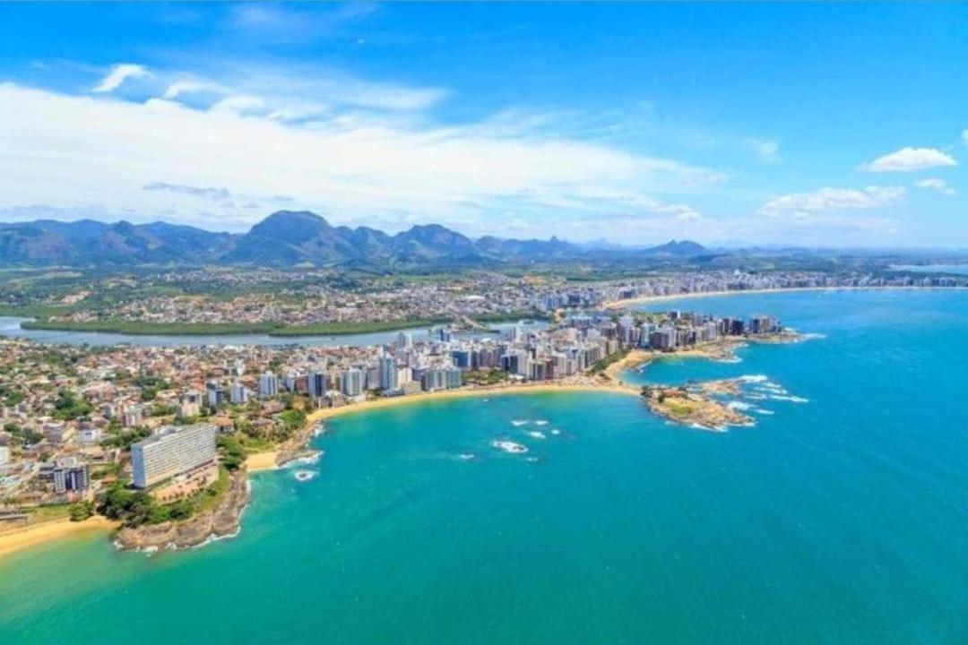 Apt encantador praia do Morro 20 metros da praia.