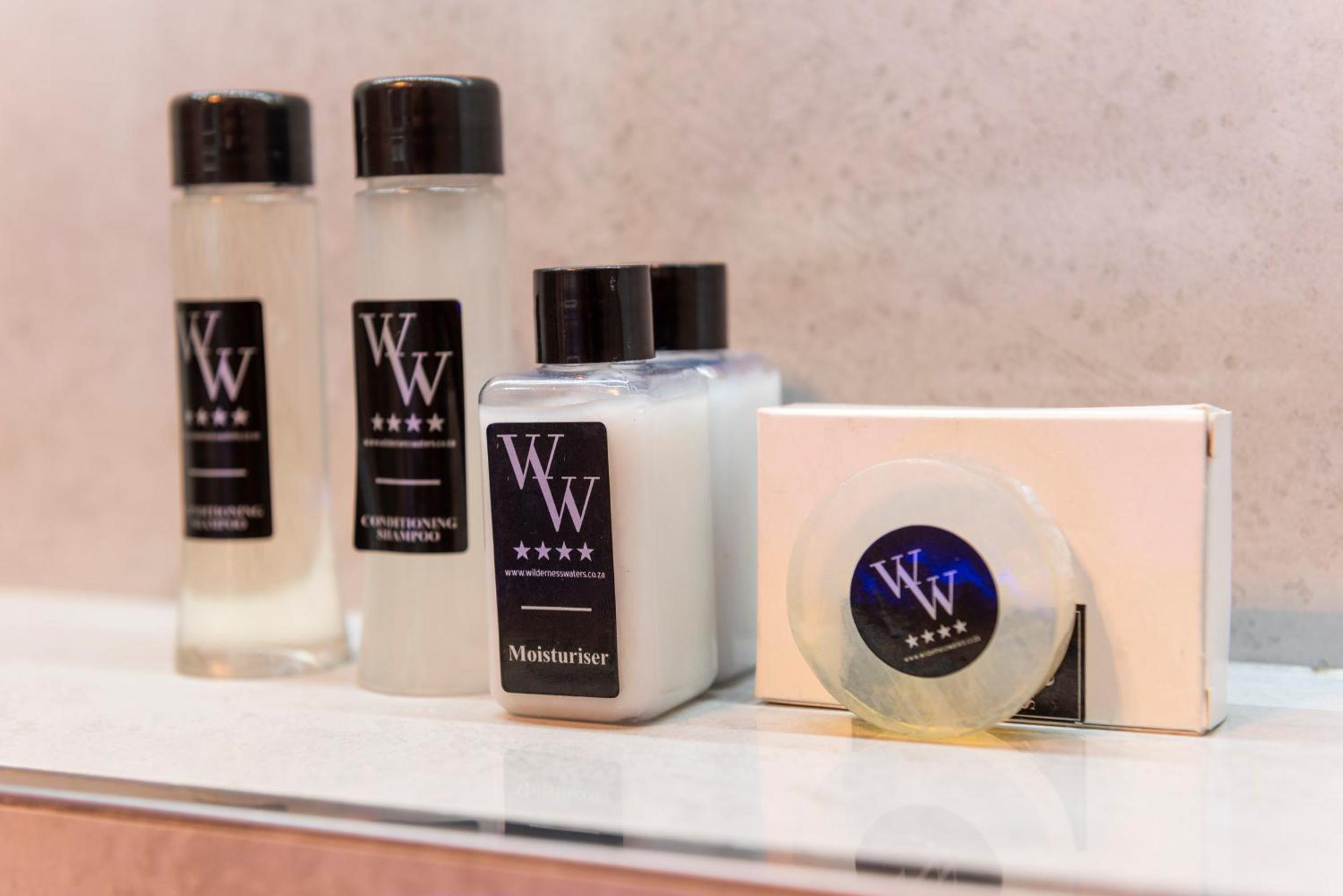 Wilderness Waters Boutique Suites - Adults Only