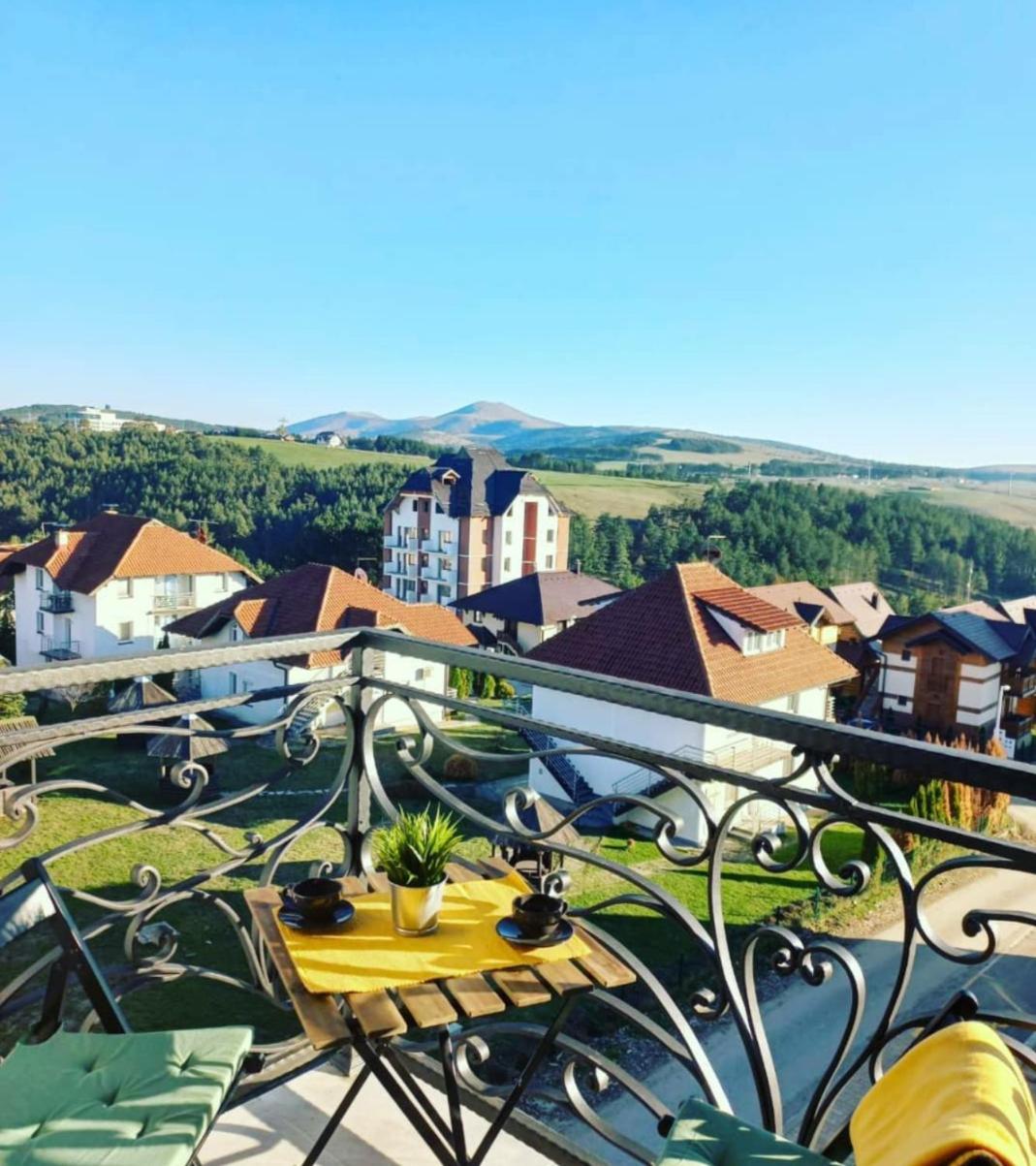 Narcis 17 - novonamesteni apartman sa prelepim pogledom na Tornik view 4